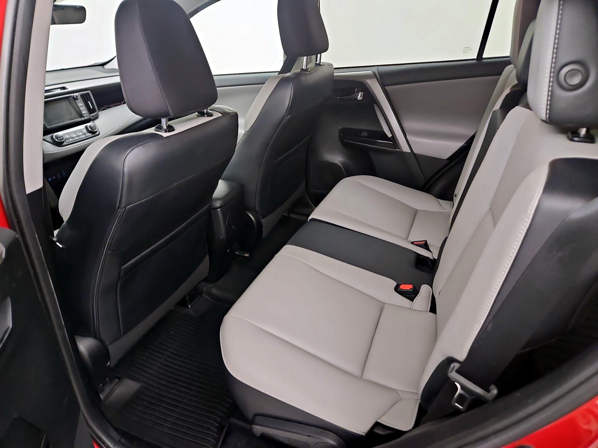 Thumbnail: 2017 Toyota RAV4 - 18