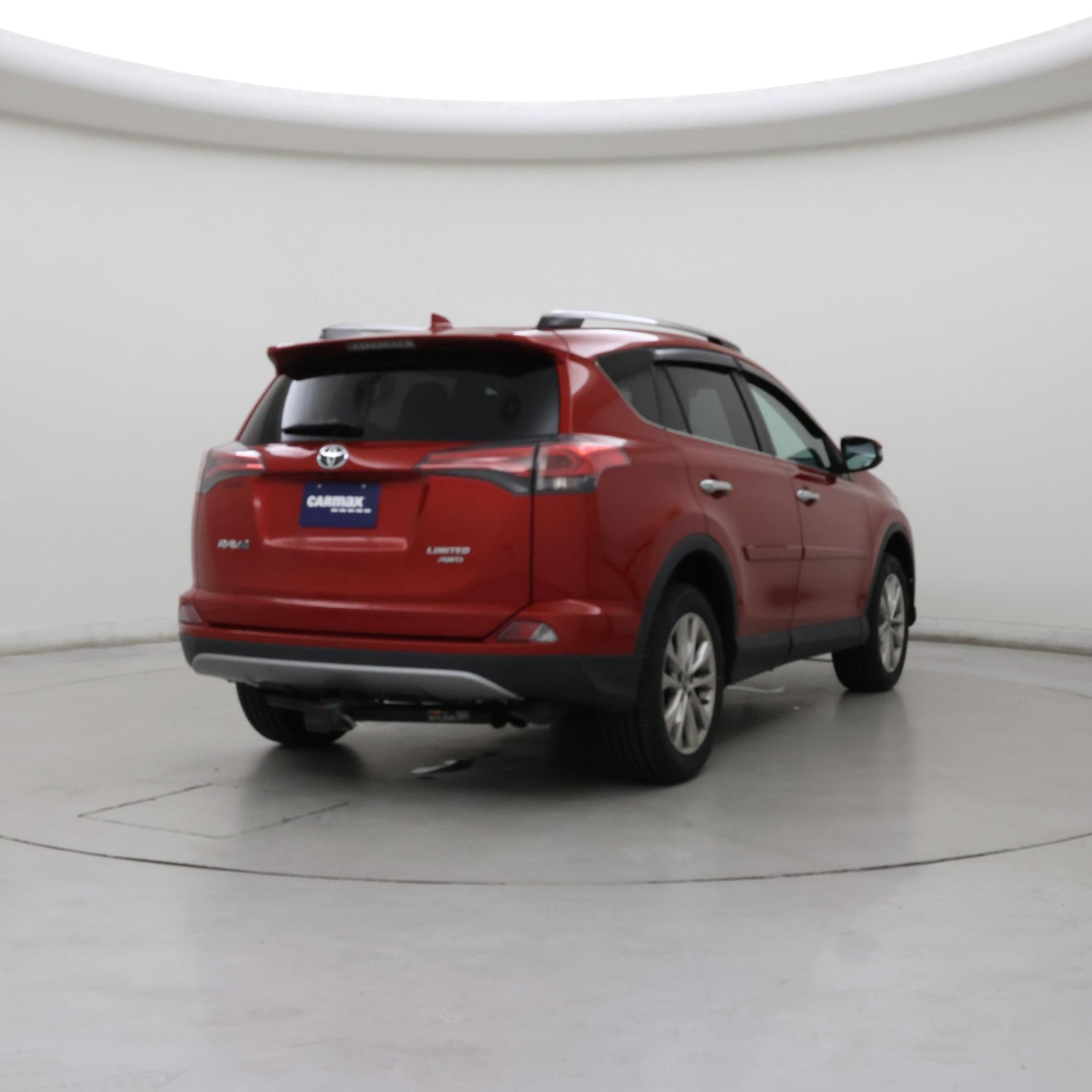 Thumbnail: 2017 Toyota RAV4 - 8