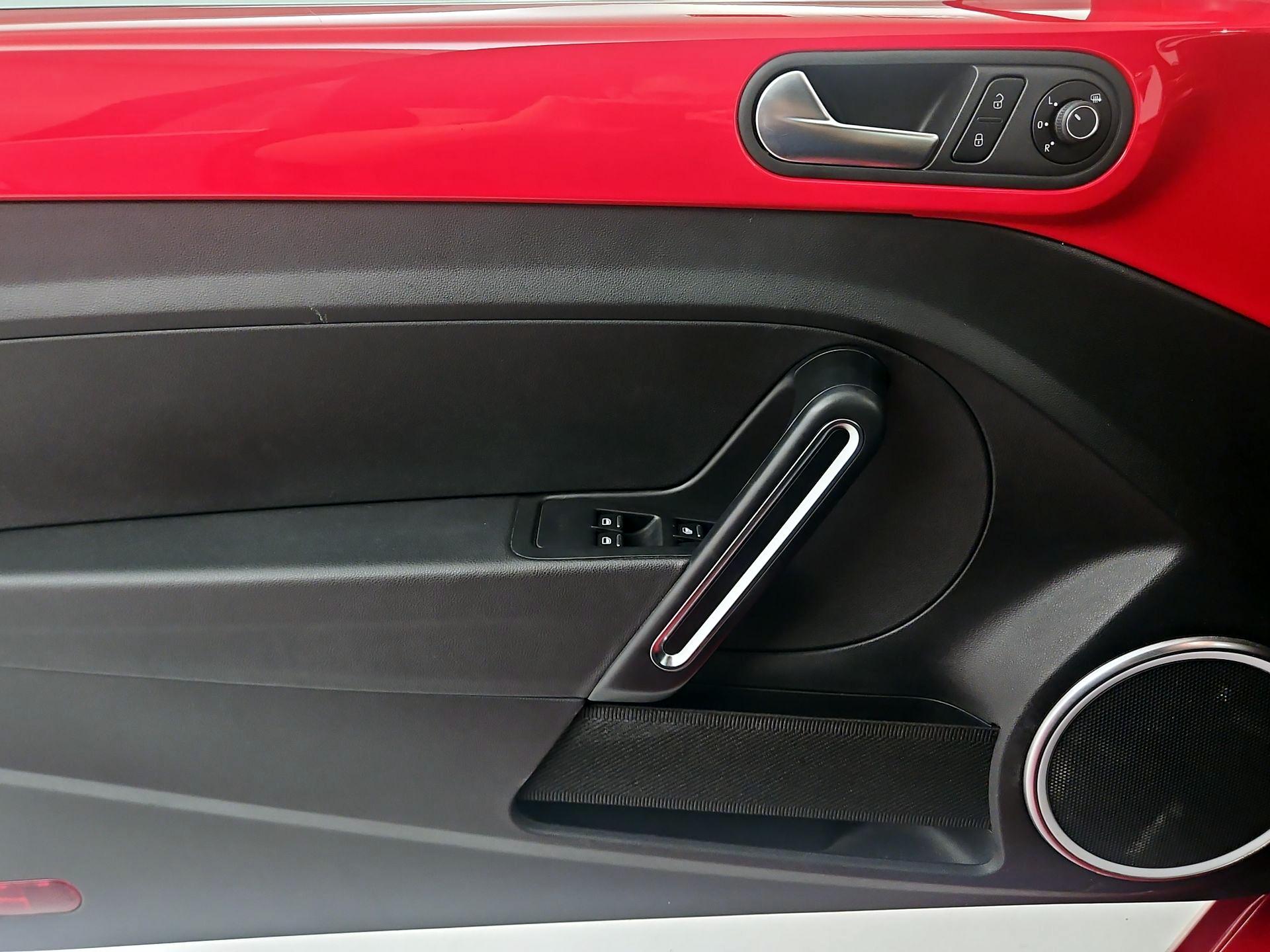 Thumbnail: 2018 Volkswagen Beetle - 10