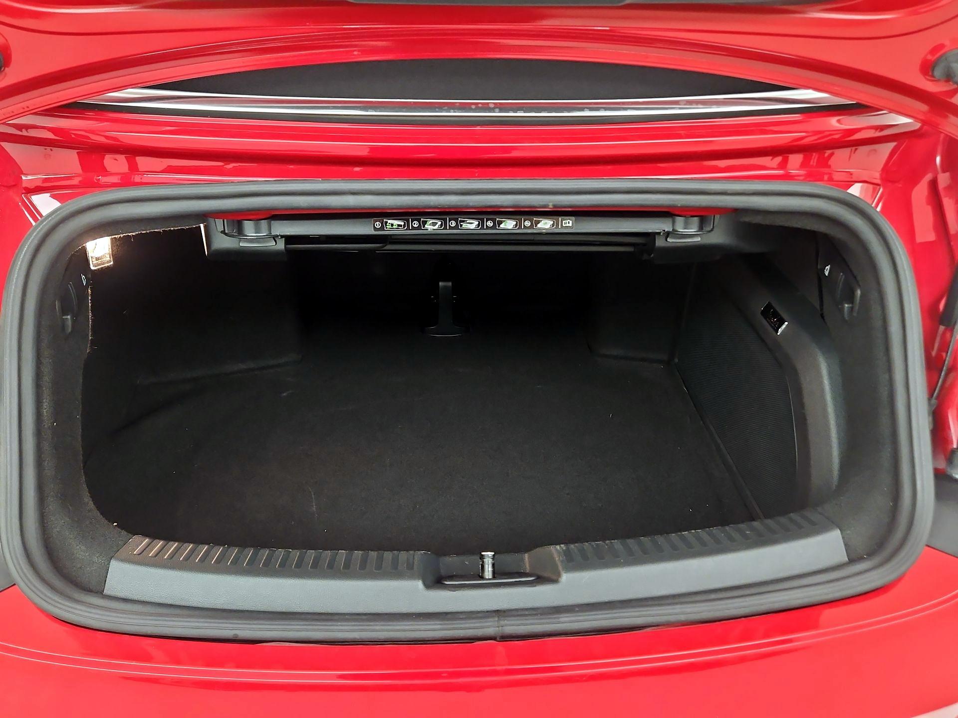 Thumbnail: 2018 Volkswagen Beetle - 17