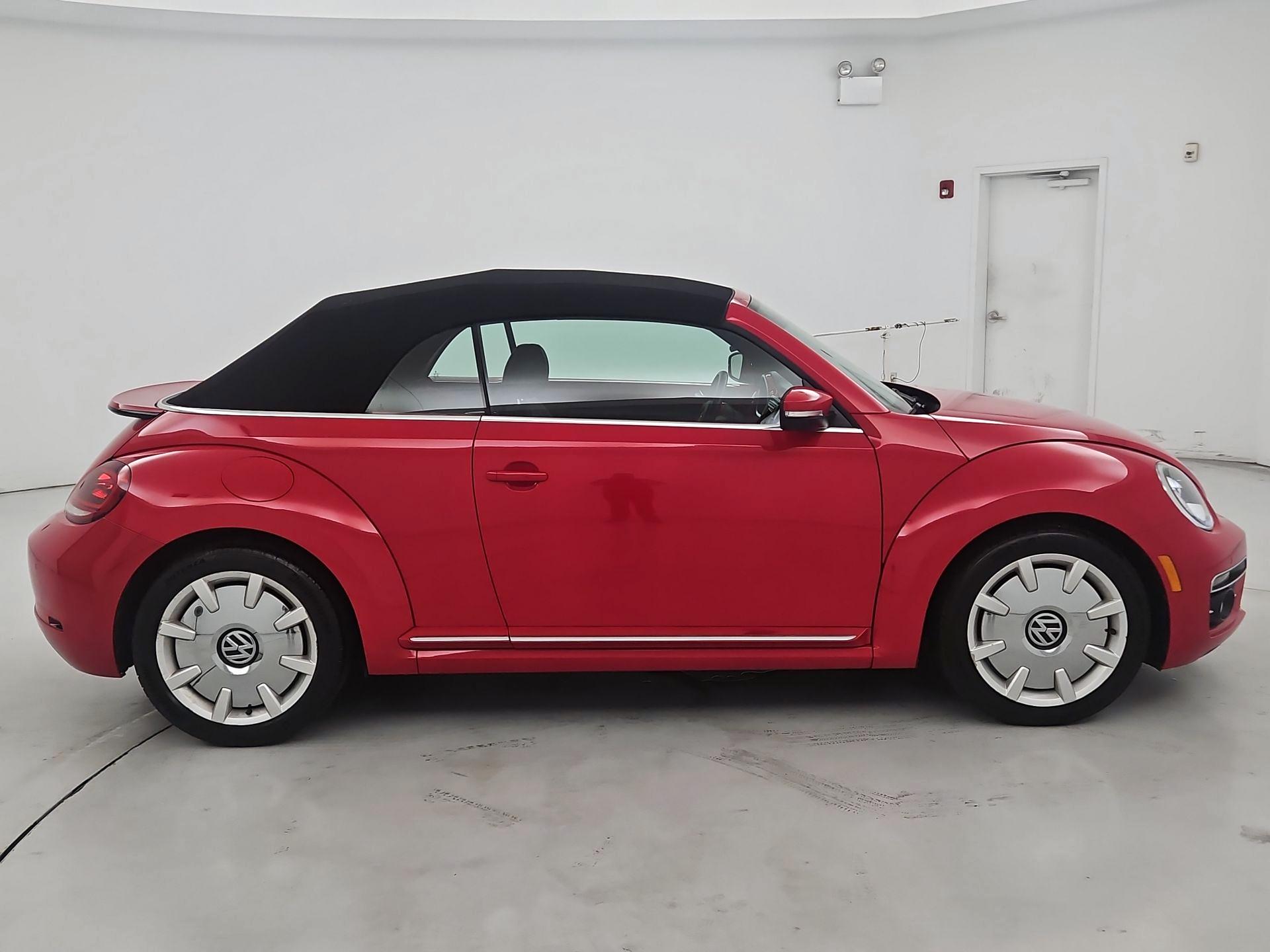 Thumbnail: 2018 Volkswagen Beetle - 4
