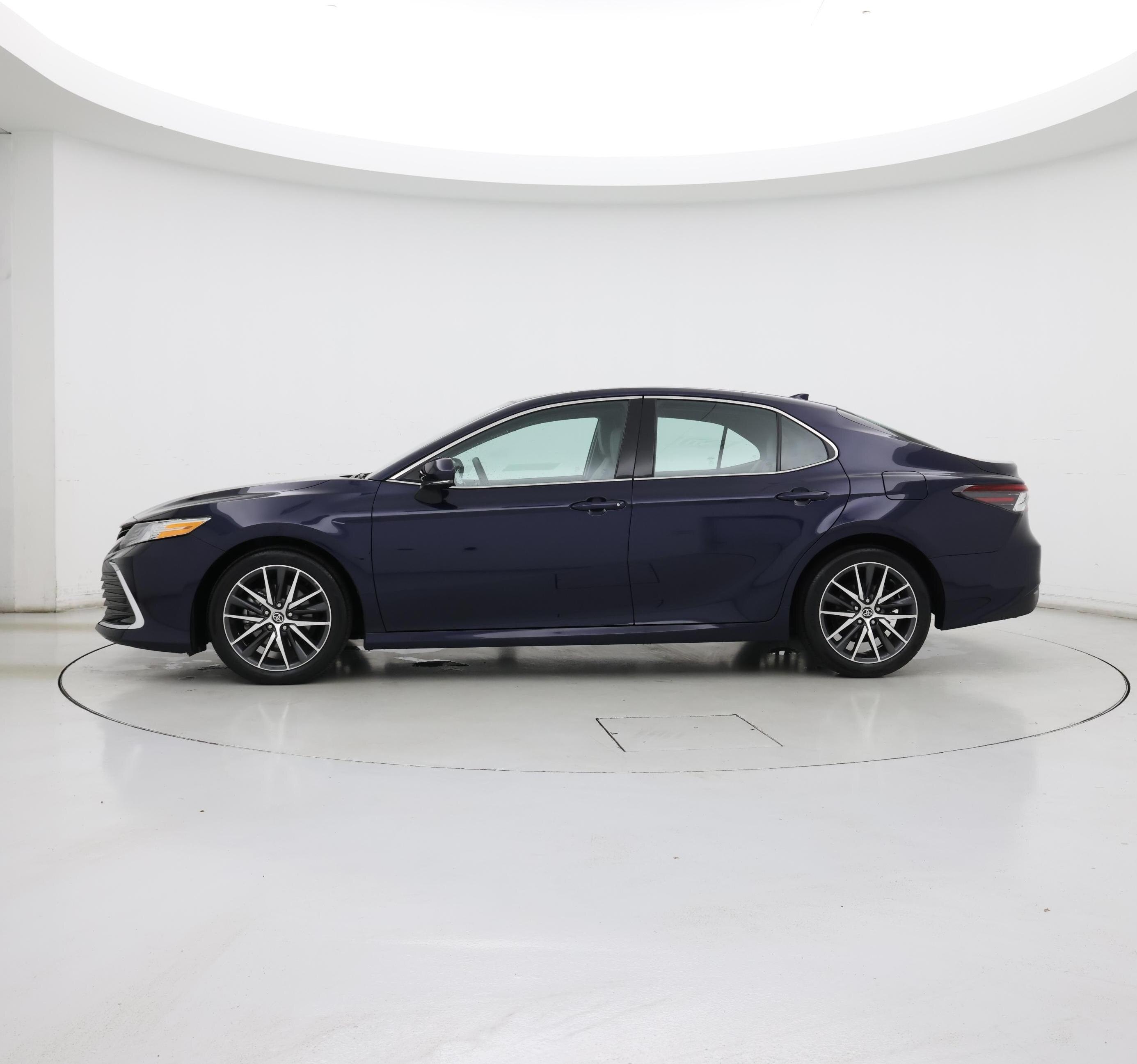 Thumbnail: 2021 Toyota Camry - 3