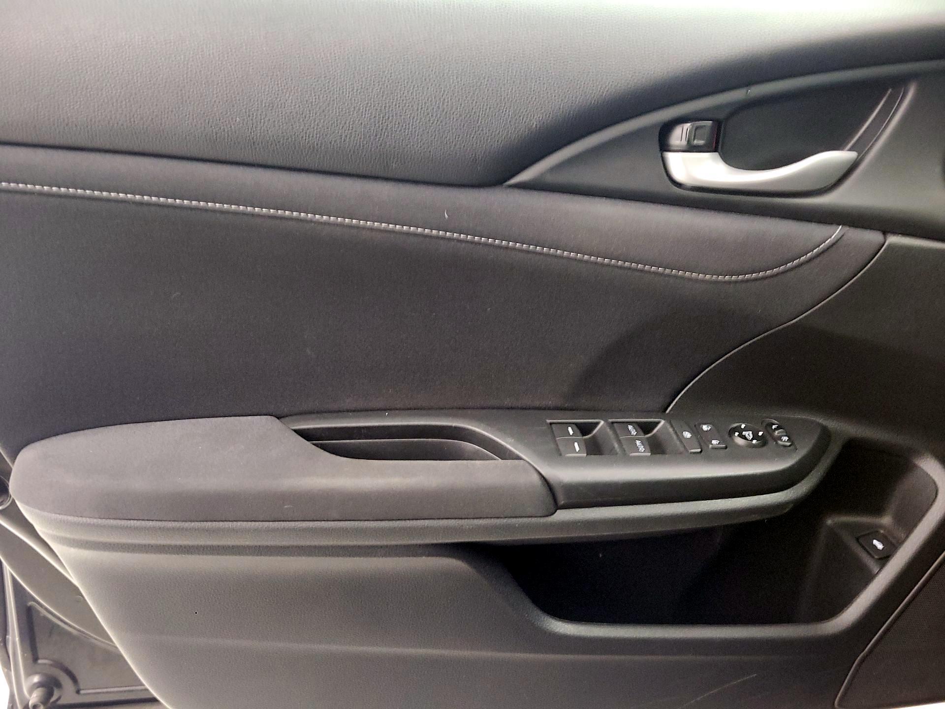 Thumbnail: 2019 Honda Insight - 12