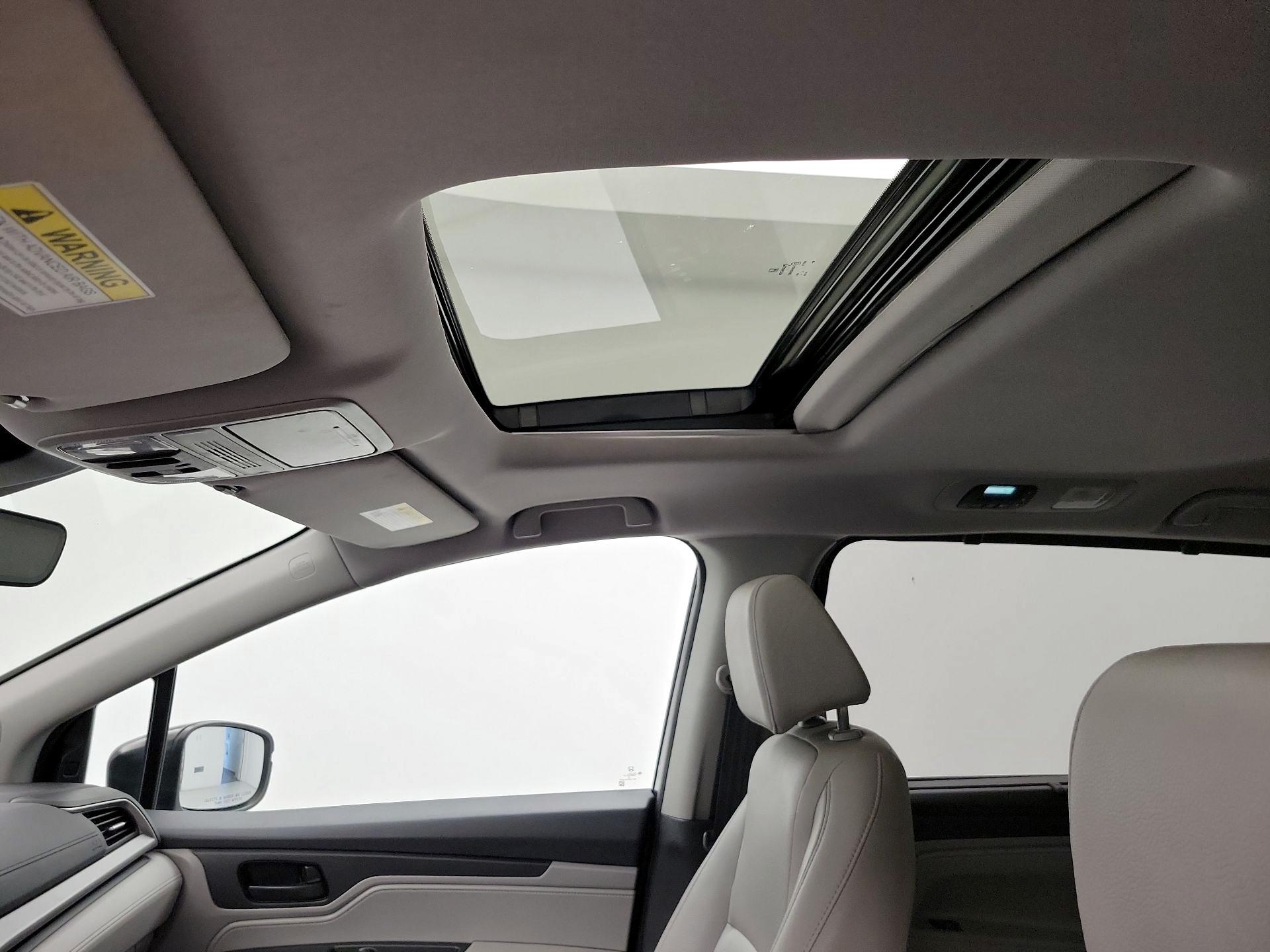 Thumbnail: 2019 Honda Odyssey - 12