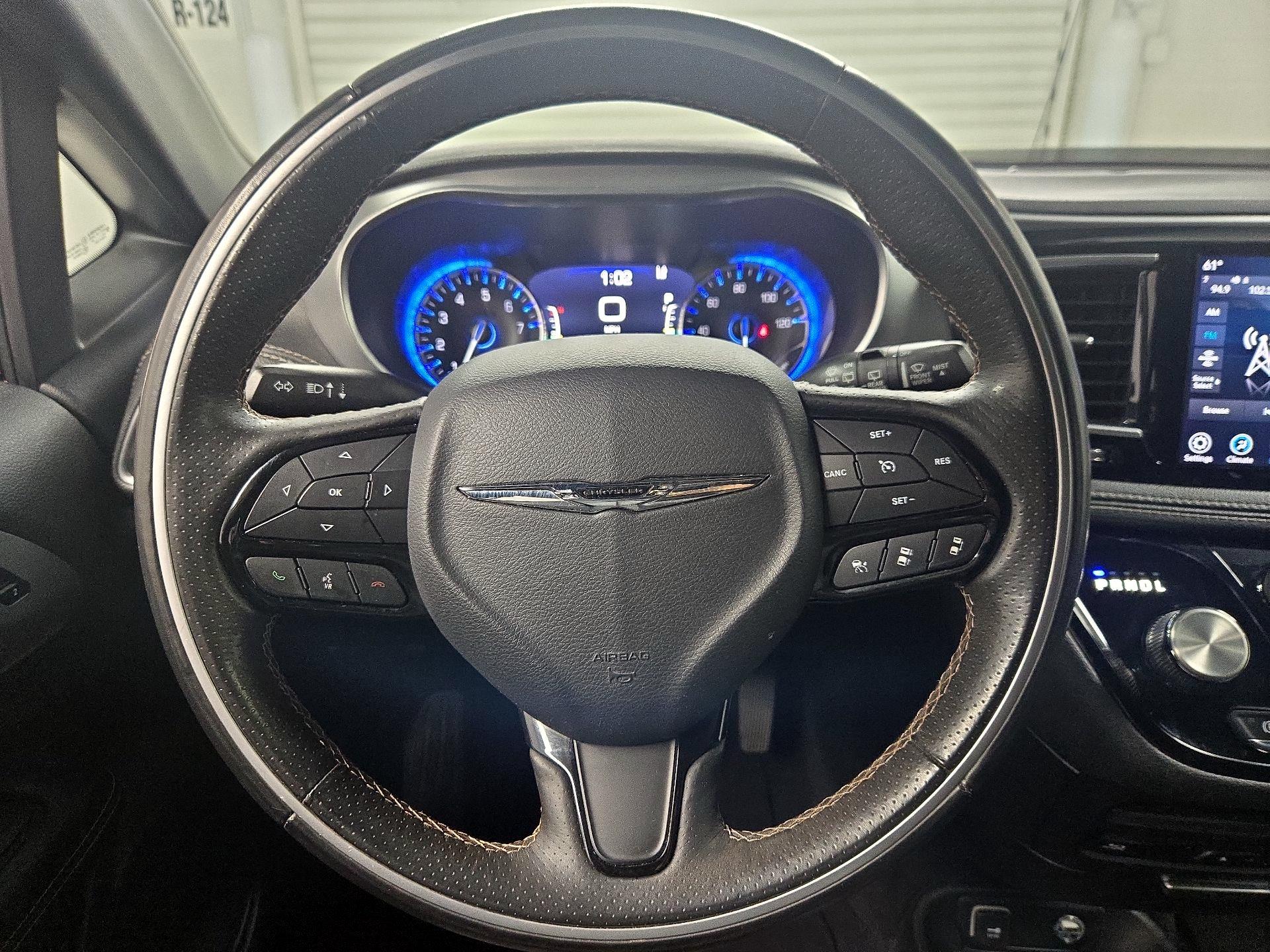 Thumbnail: 2018 Chrysler Pacifica - 10
