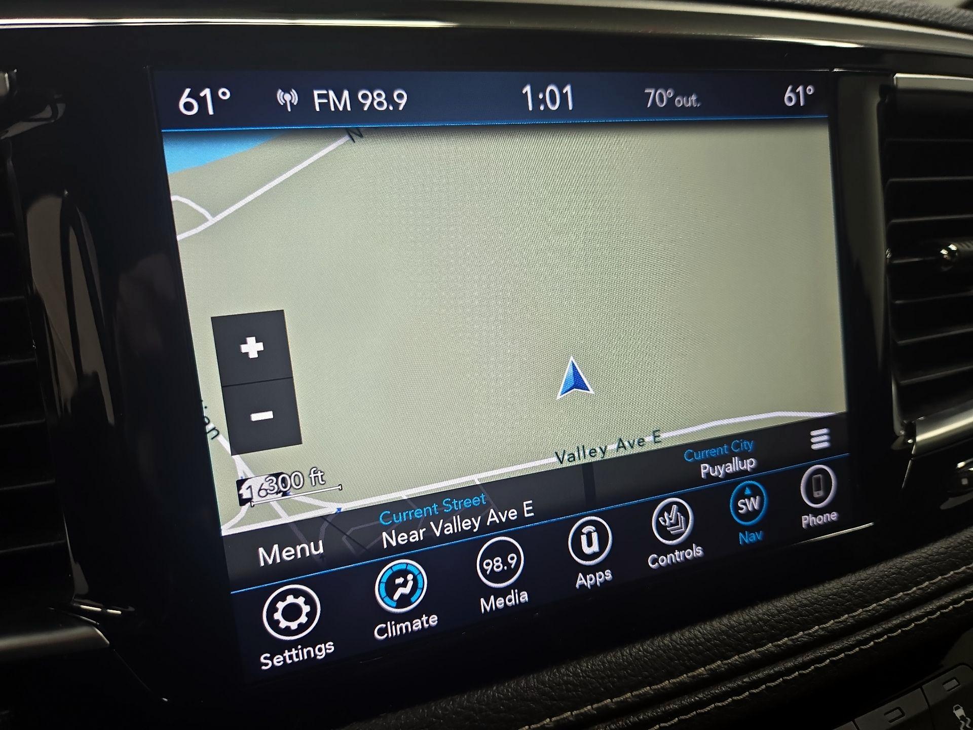 Thumbnail: 2018 Chrysler Pacifica - 14