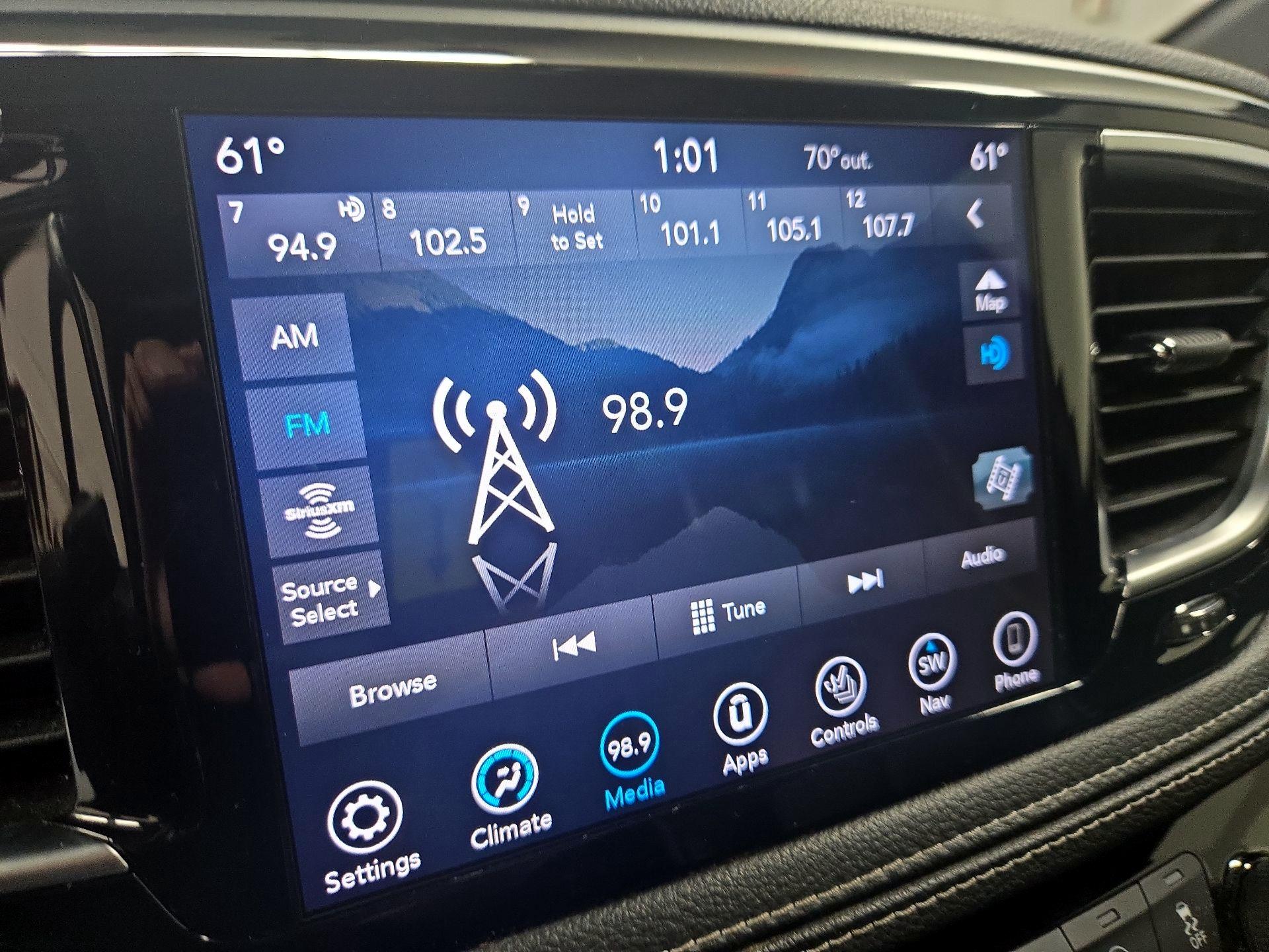 Thumbnail: 2018 Chrysler Pacifica - 16