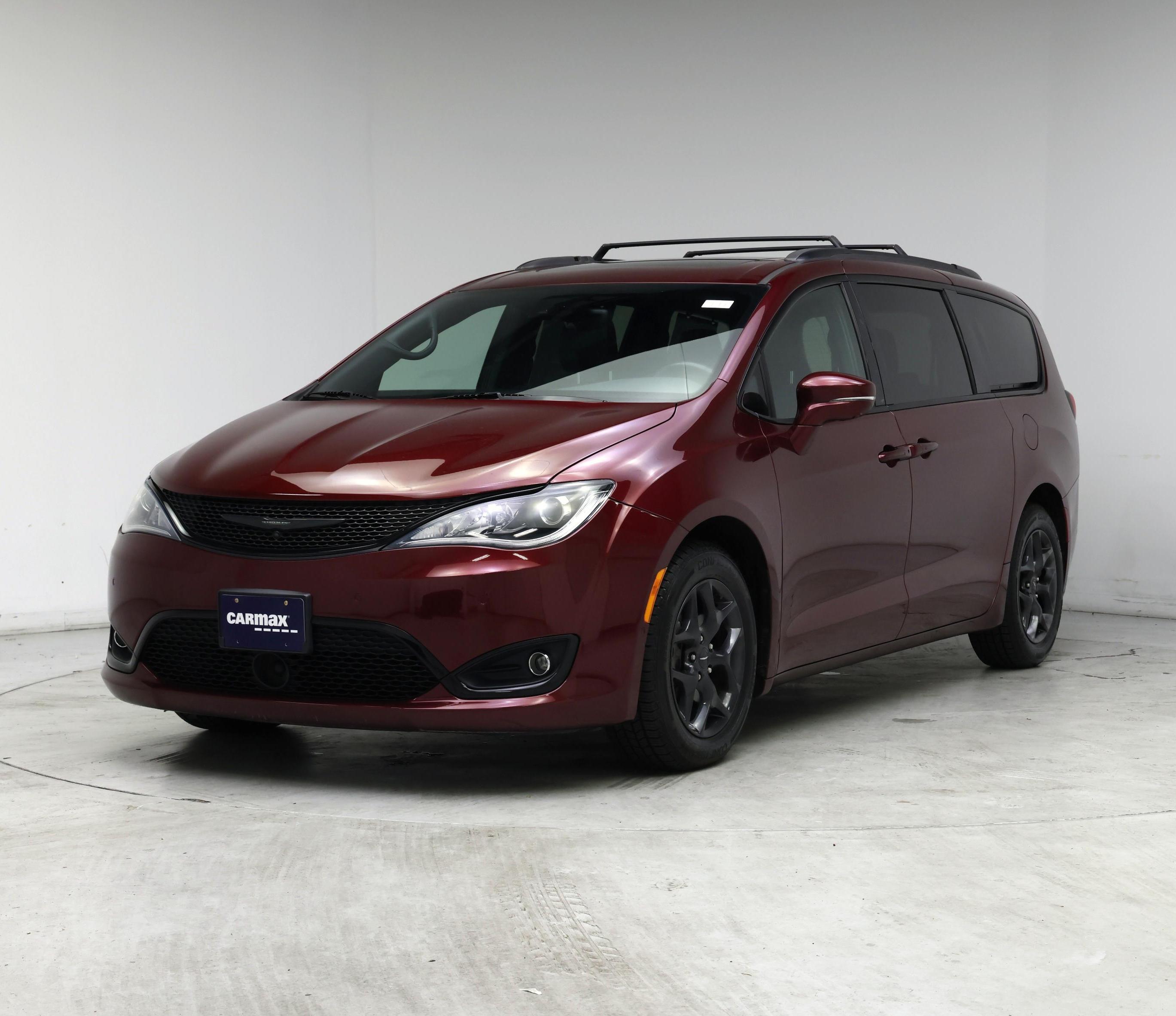Thumbnail: 2018 Chrysler Pacifica - 4