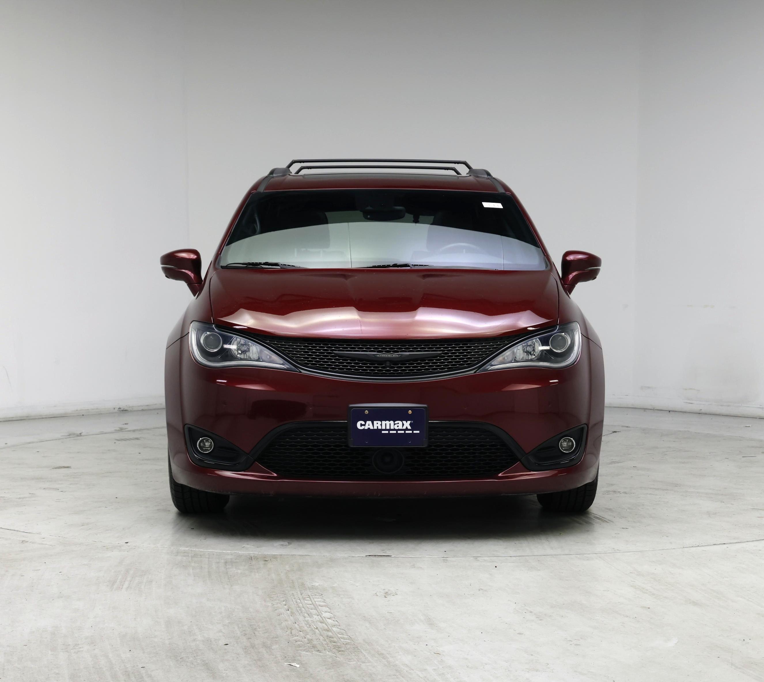 Thumbnail: 2018 Chrysler Pacifica - 5