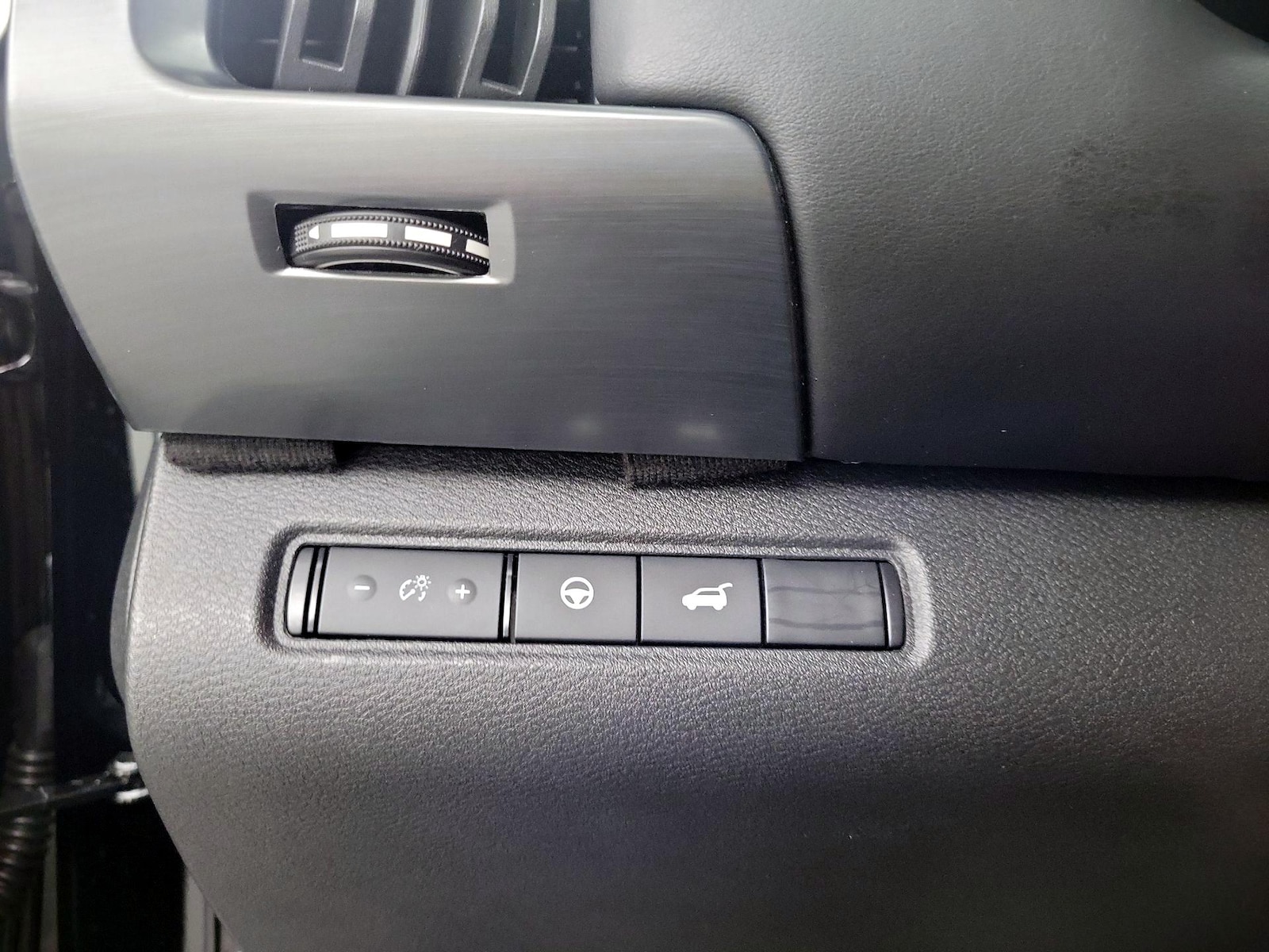 2025 Nissan Pathfinder SL - Photo 14