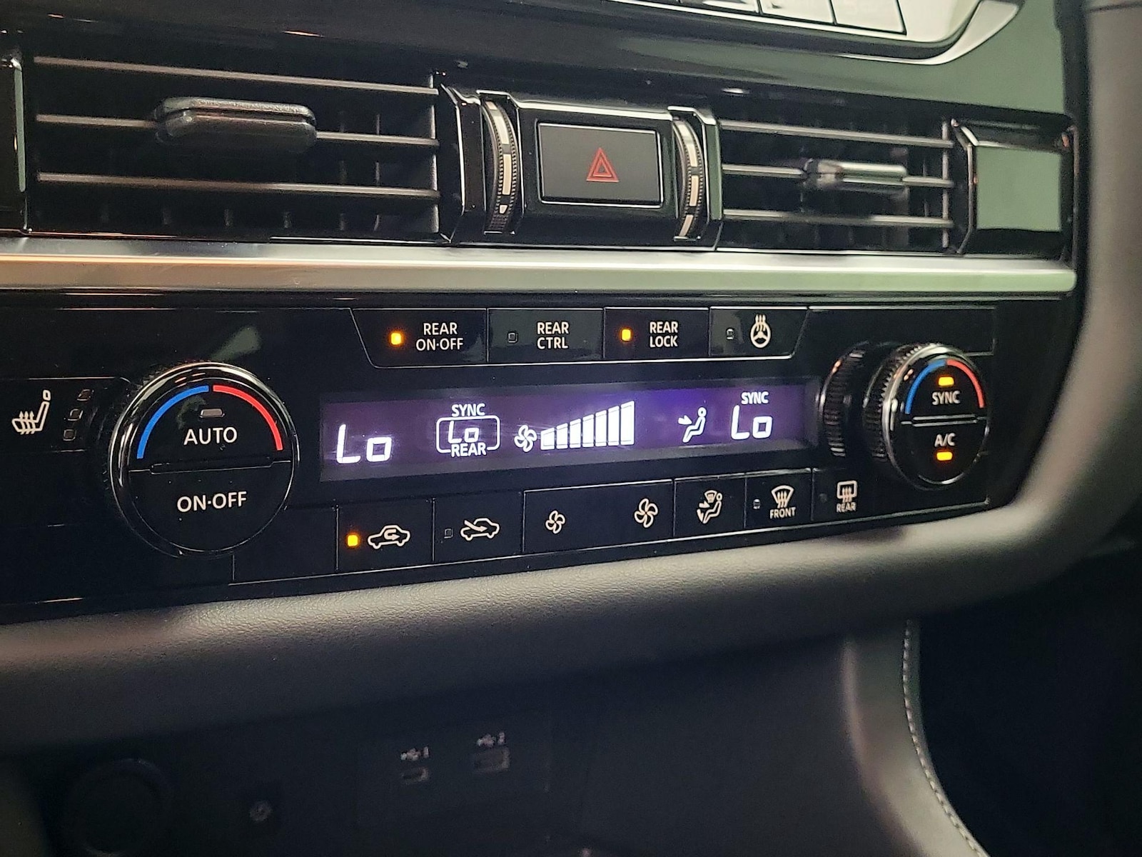 2025 Nissan Pathfinder SL - Photo 17