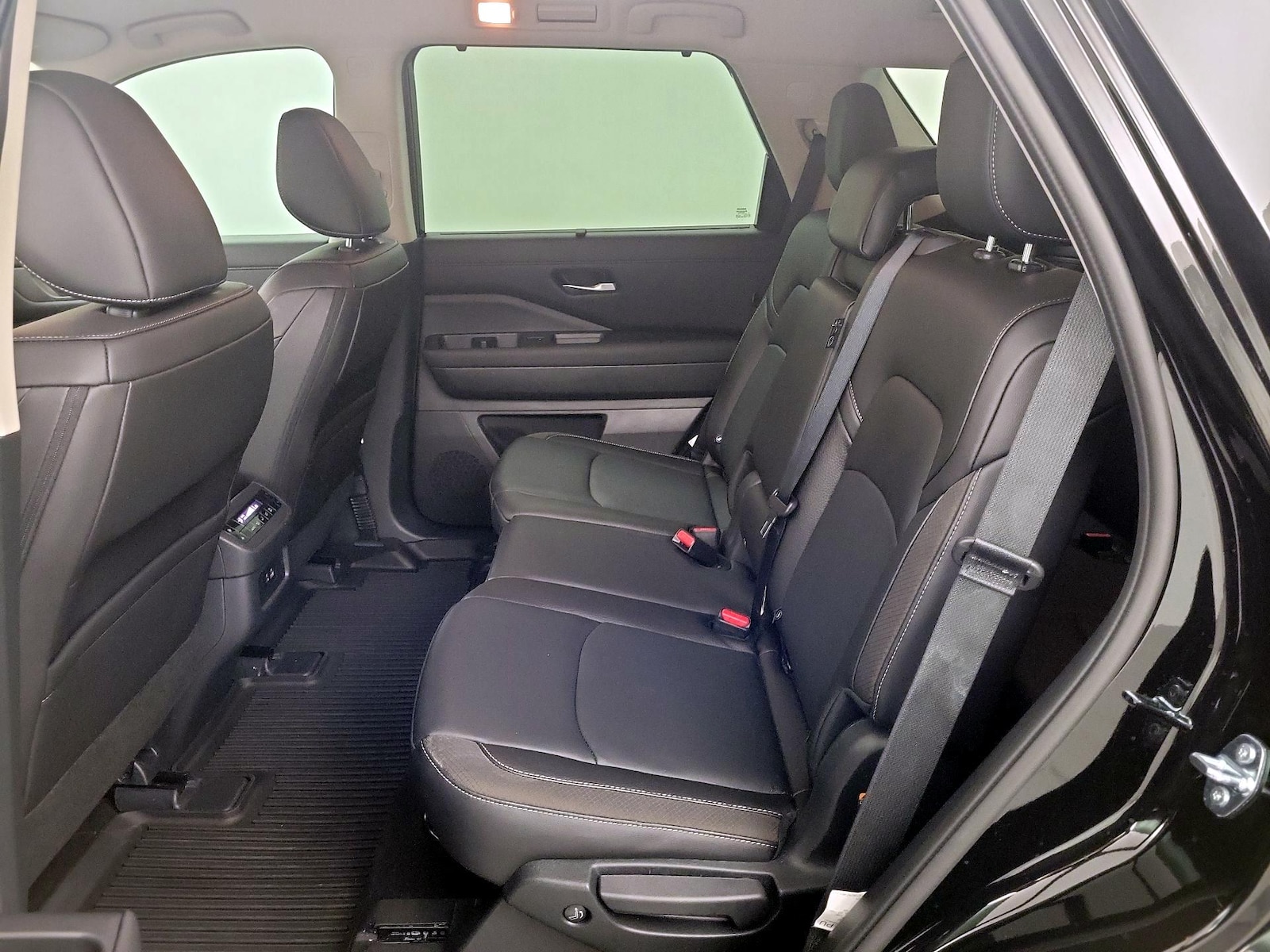 2025 Nissan Pathfinder SL - Photo 20