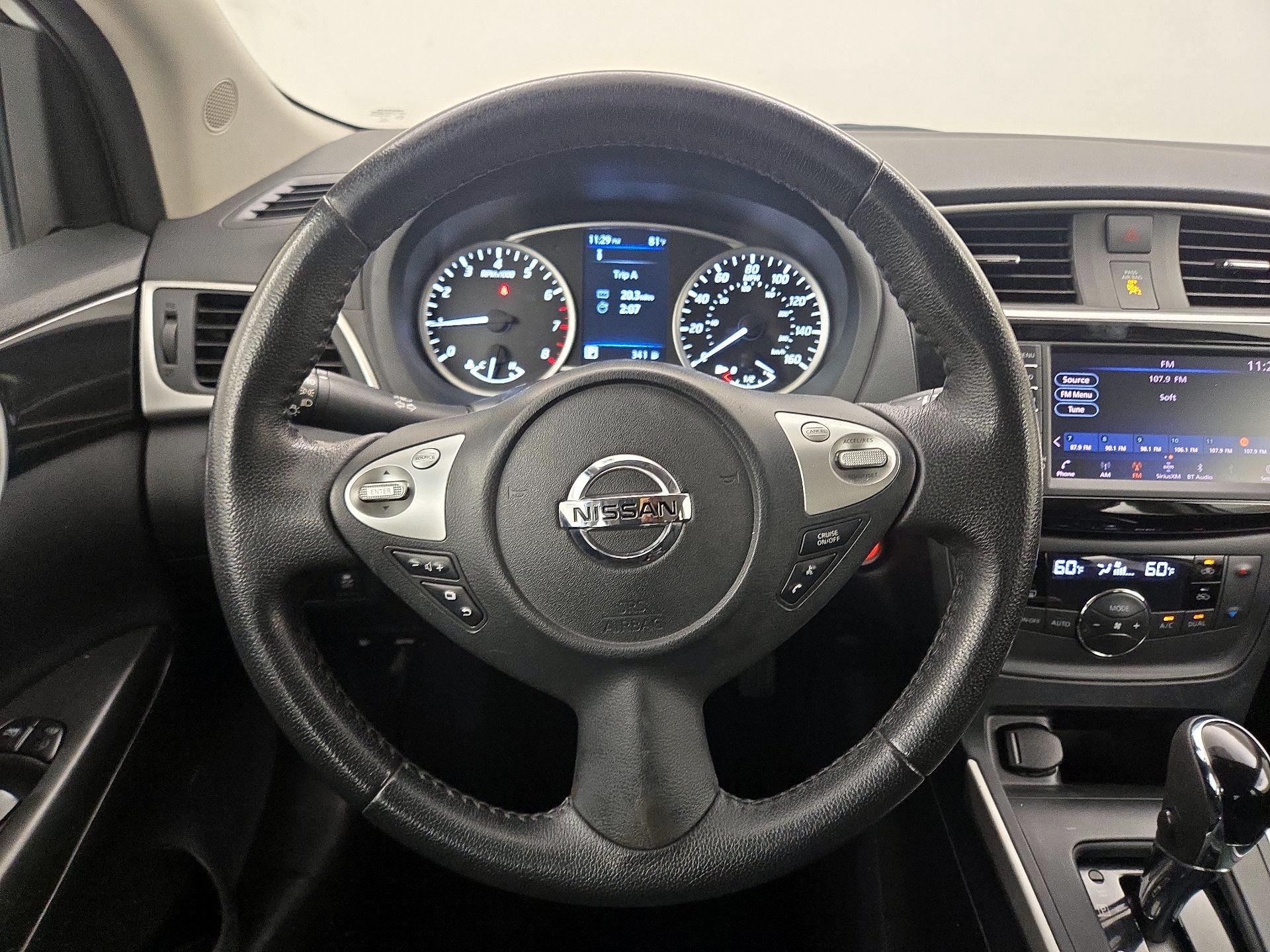 Thumbnail: 2019 Nissan Sentra - 10