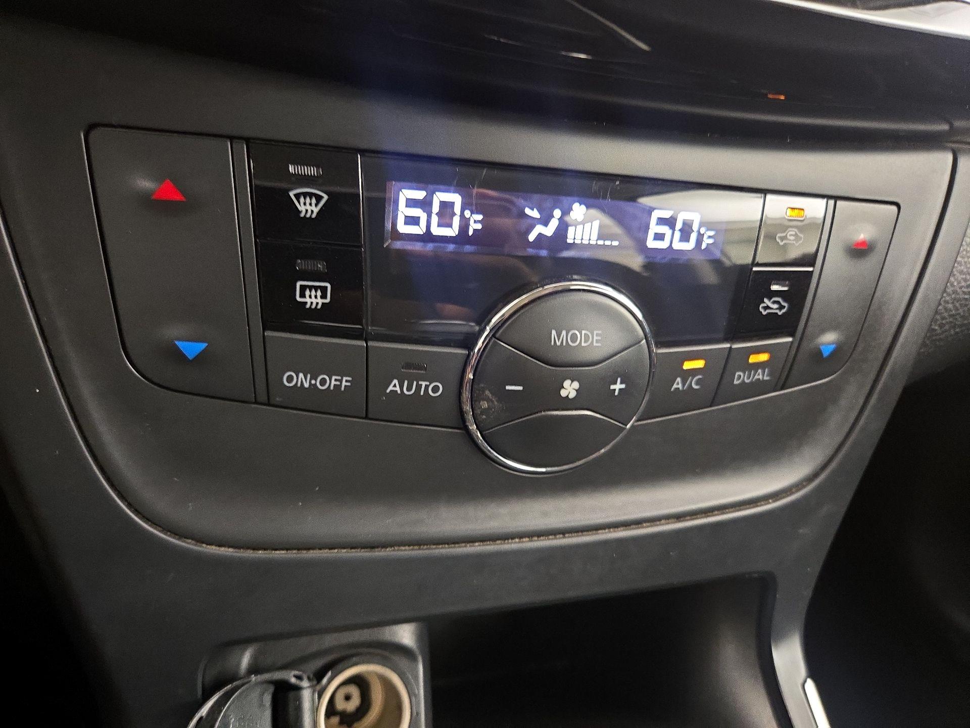 Thumbnail: 2019 Nissan Sentra - 16