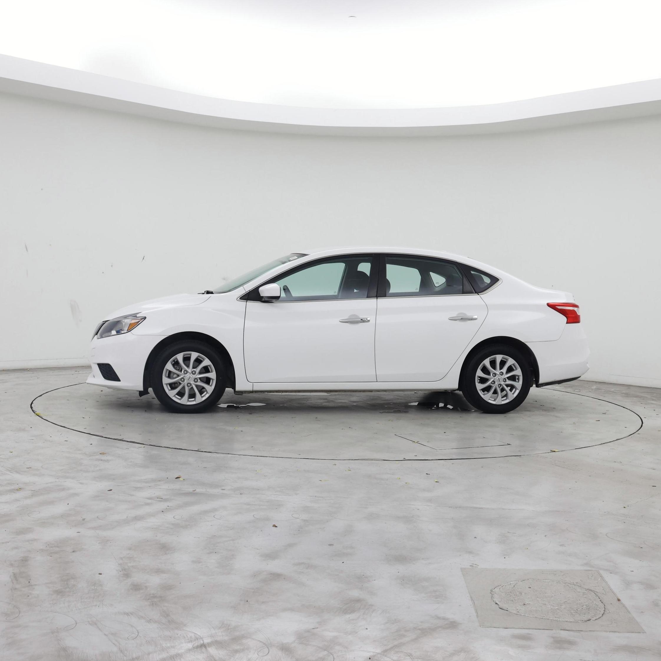 Thumbnail: 2019 Nissan Sentra - 3