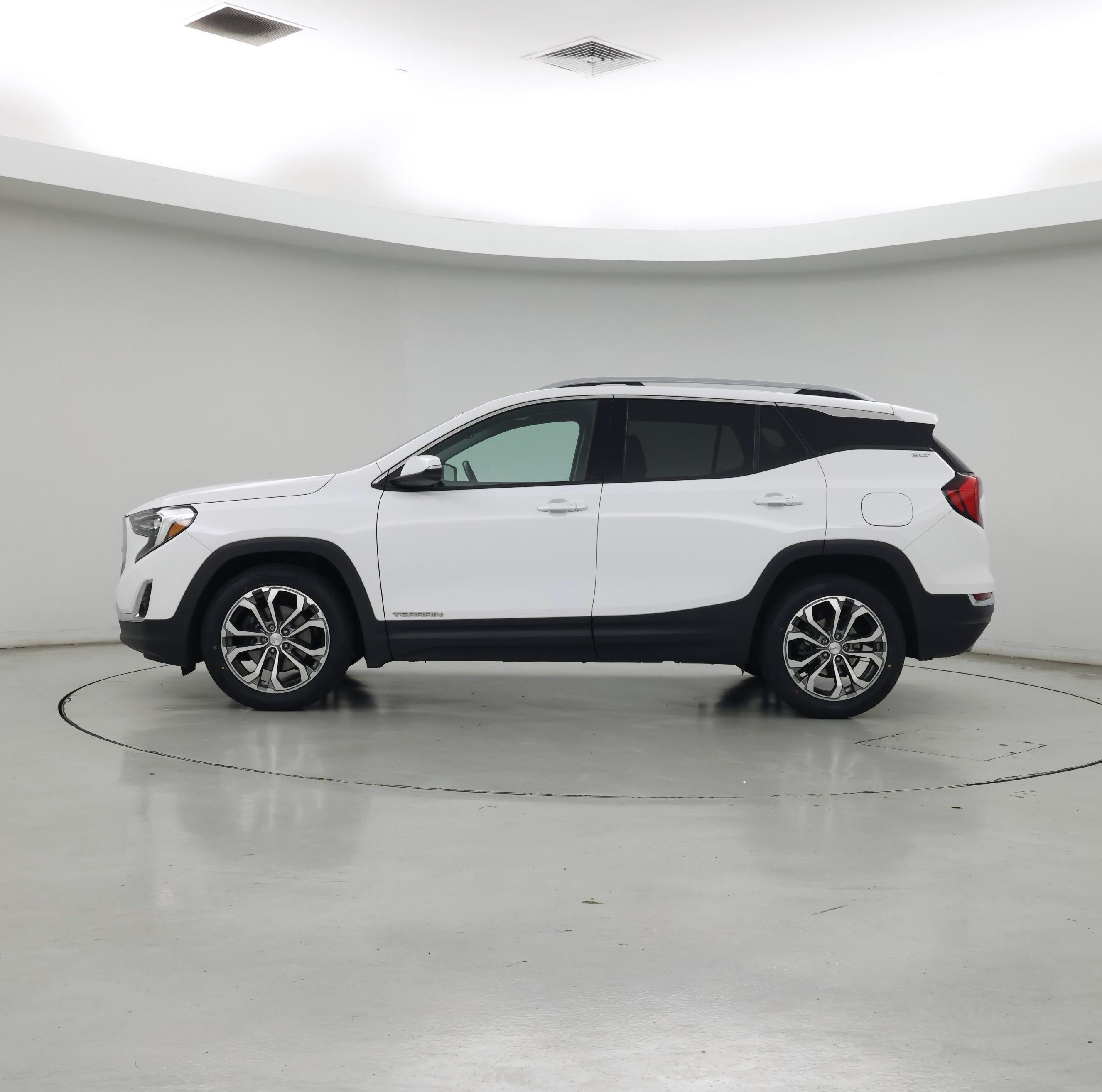 Thumbnail: 2020 GMC Terrain - 3