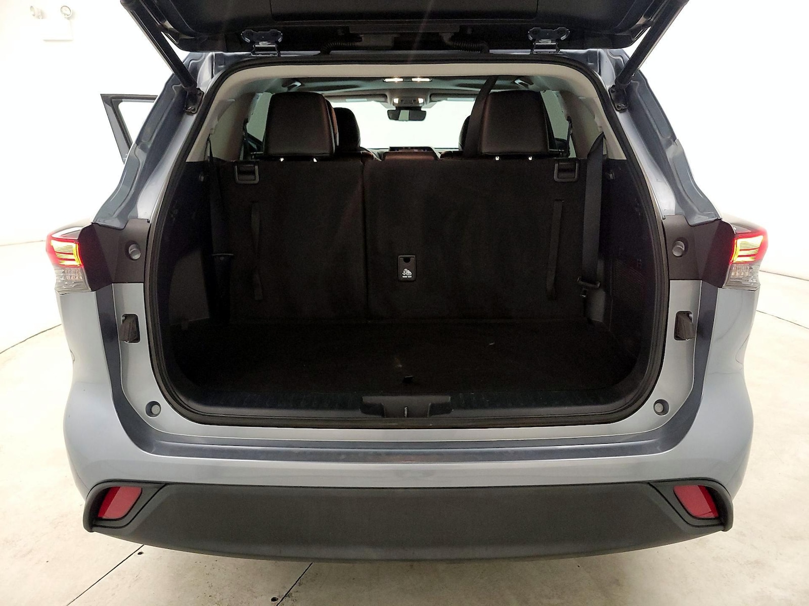 2022 Toyota Highlander XLE - Photo 19