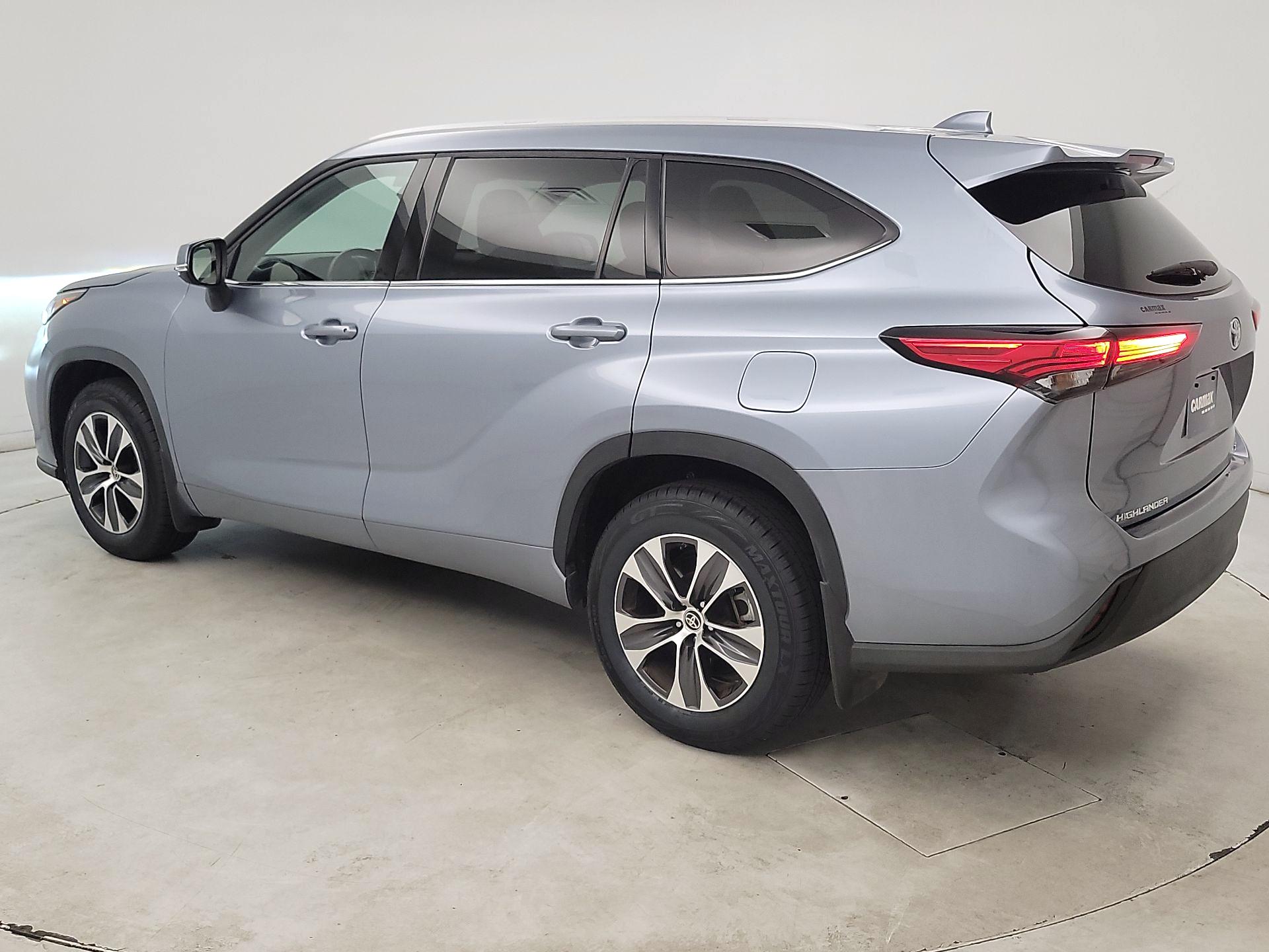 Thumbnail: 2022 Toyota Highlander - 7