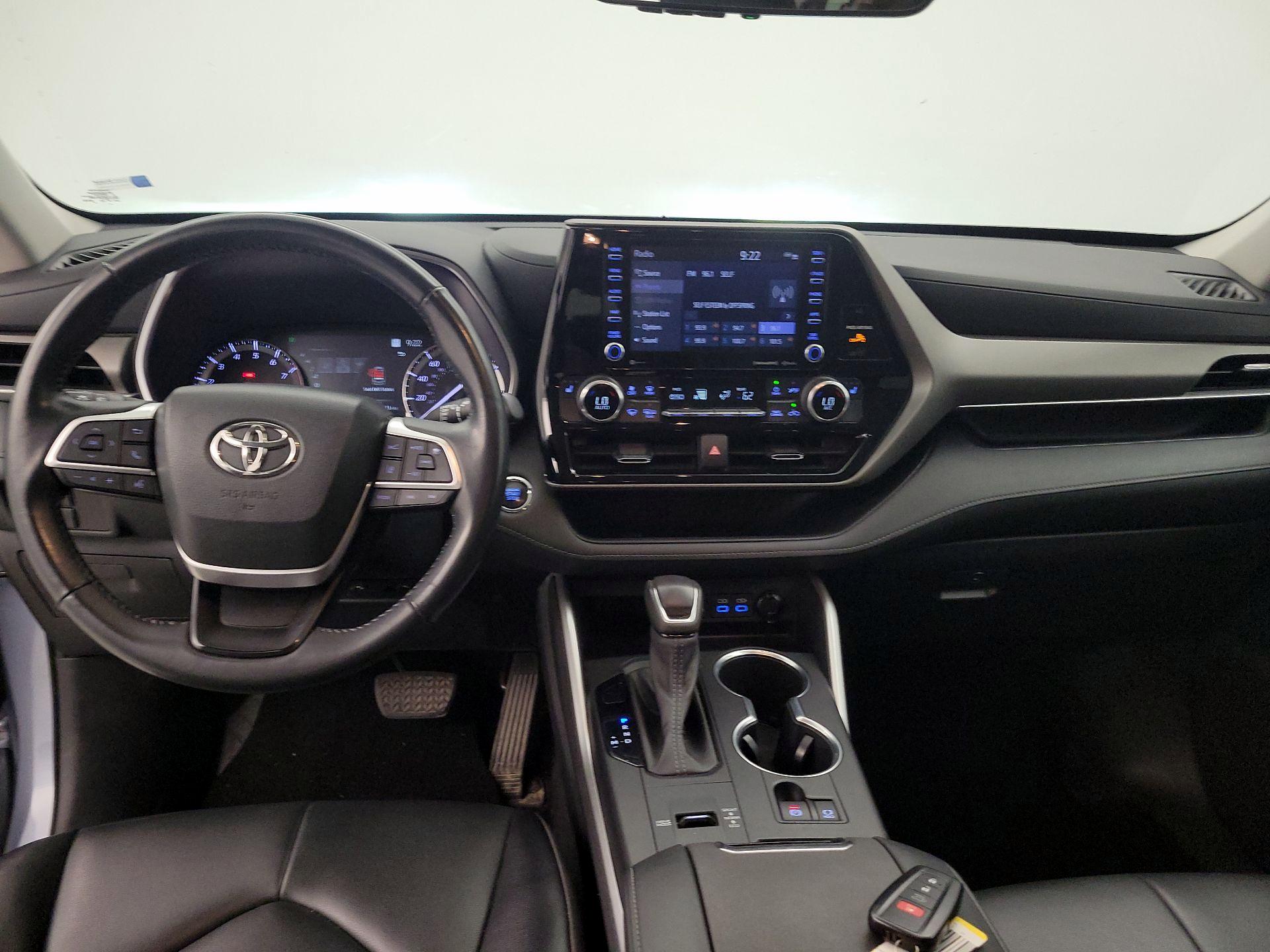 Thumbnail: 2022 Toyota Highlander - 8