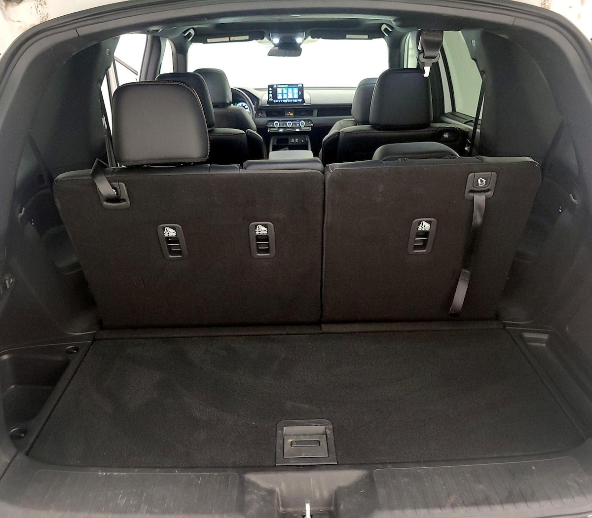 Trunk/Cargo (Seats Up)