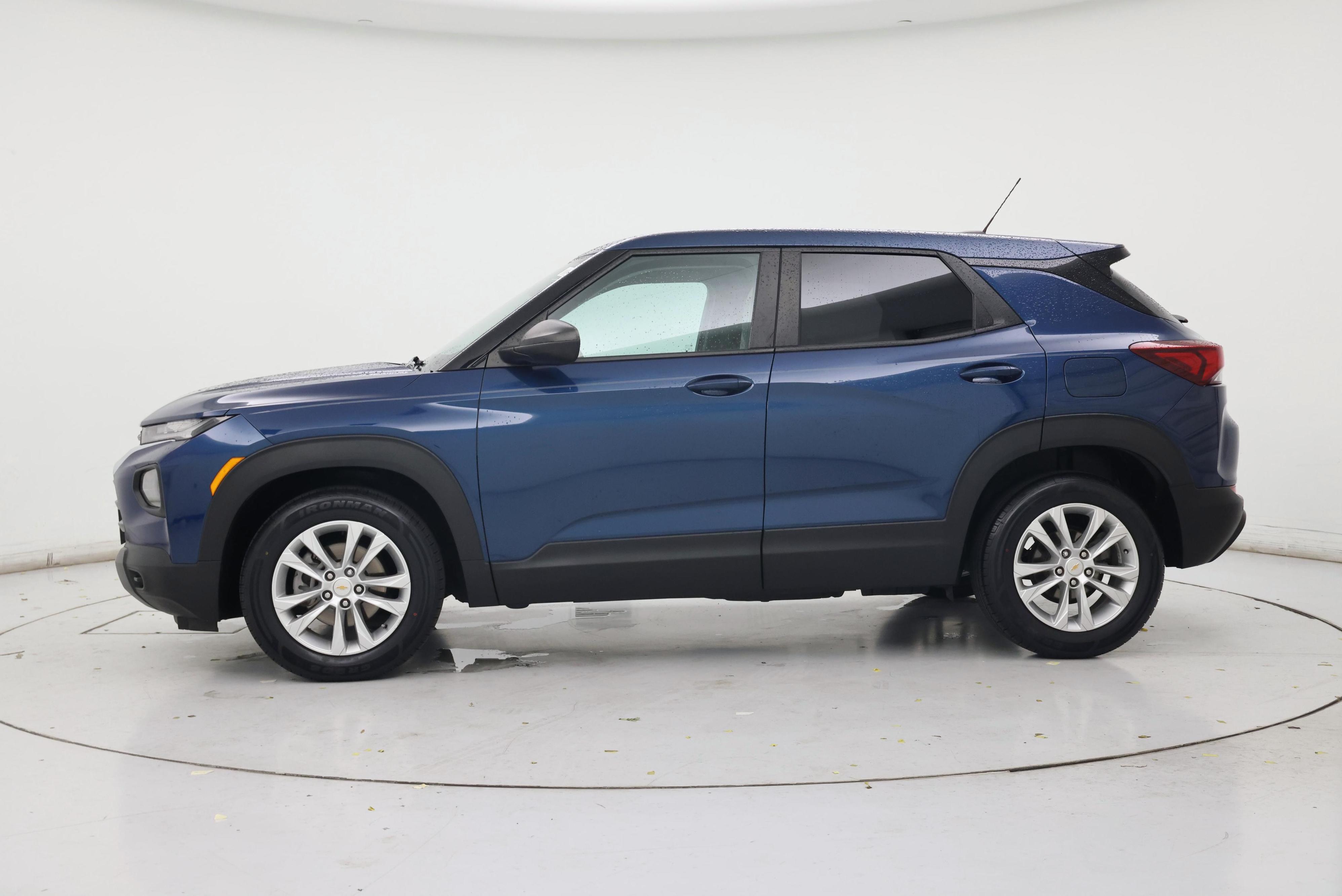 Thumbnail: 2021 Chevrolet TrailBlazer - 3