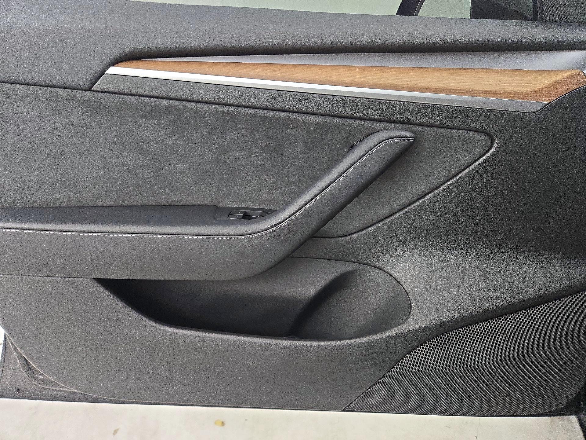 Thumbnail: 2023 Tesla Model 3 - 12