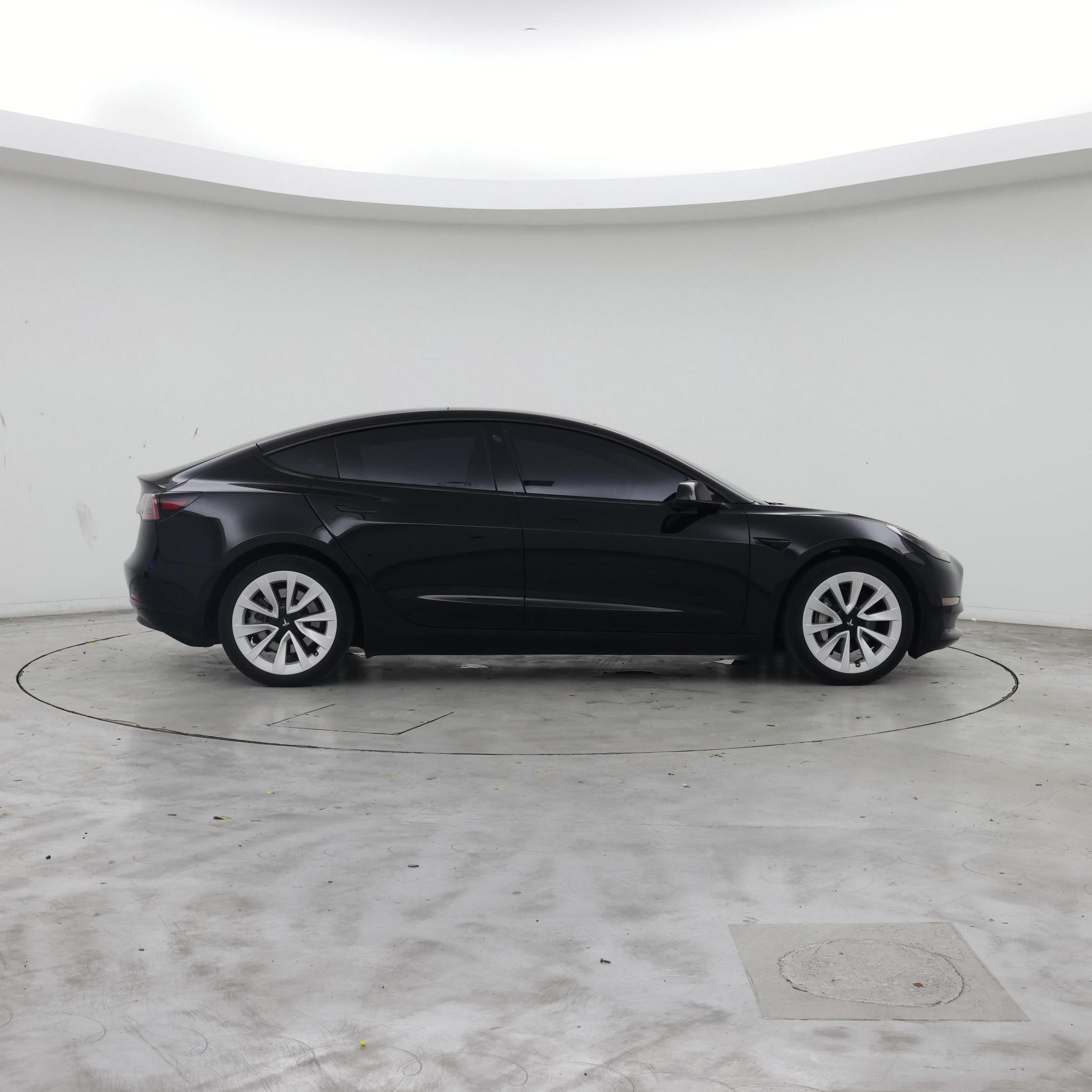 Thumbnail: 2023 Tesla Model 3 - 7