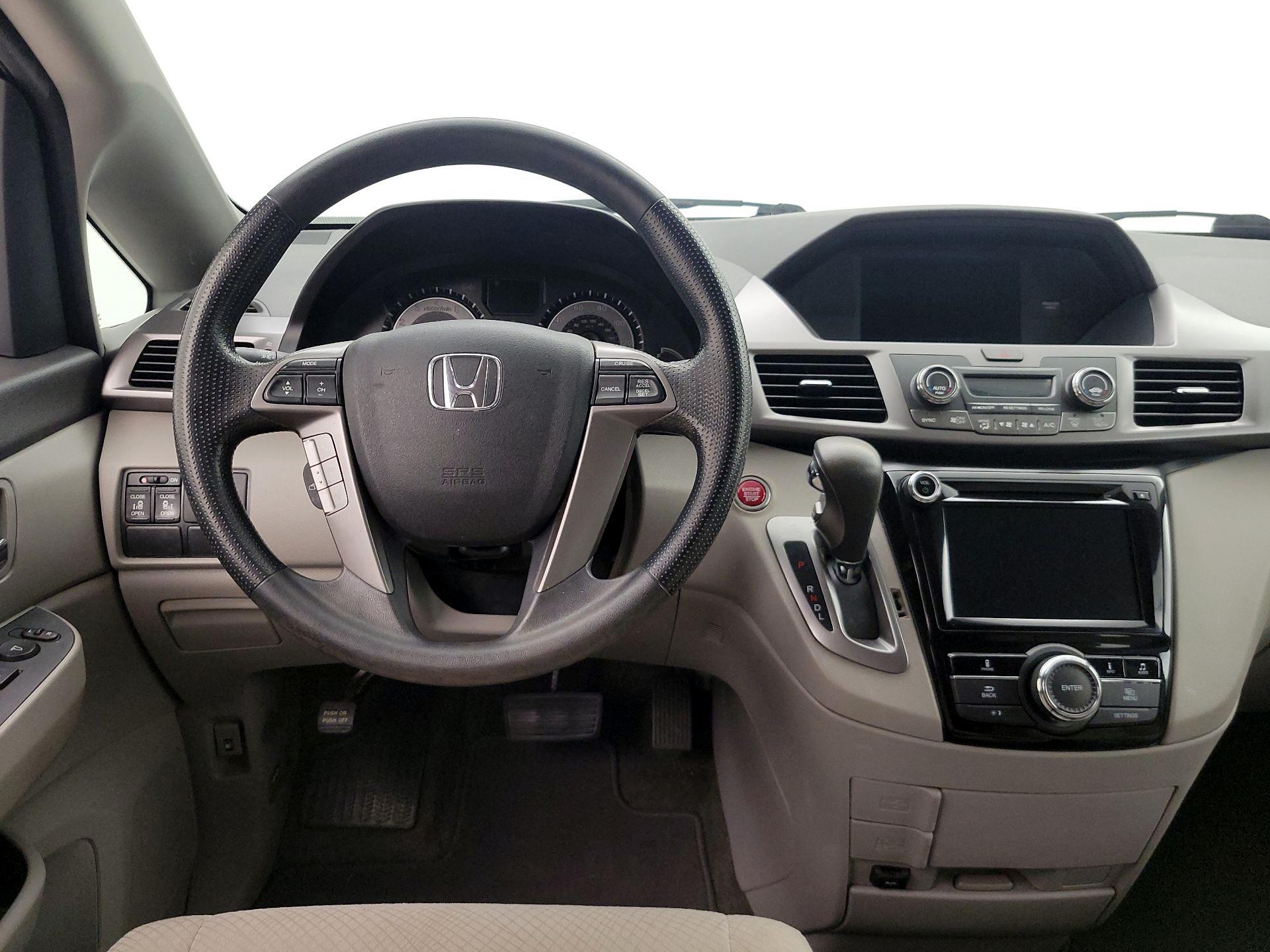 Thumbnail: 2016 Honda Odyssey - 10