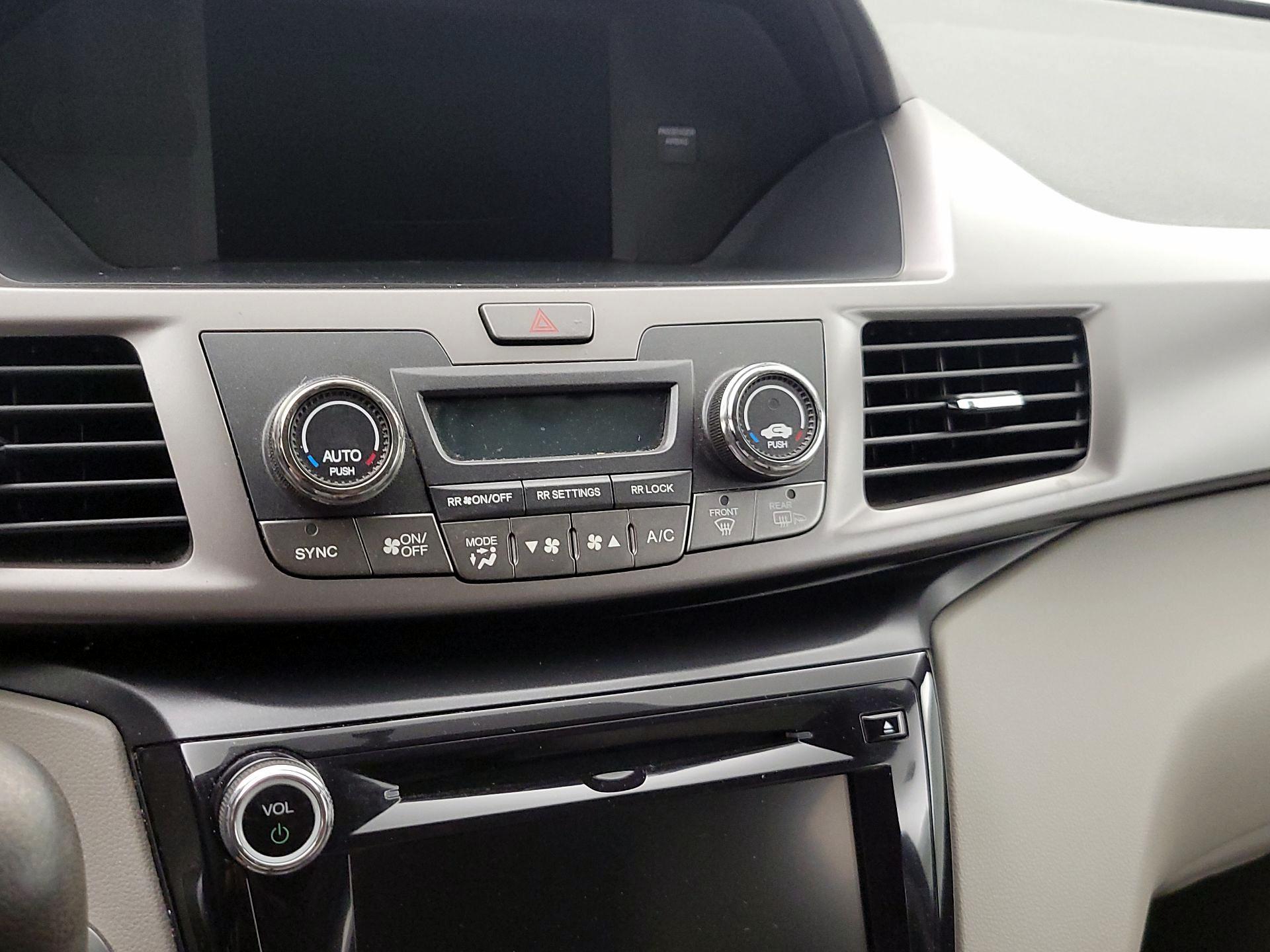 Thumbnail: 2016 Honda Odyssey - 16
