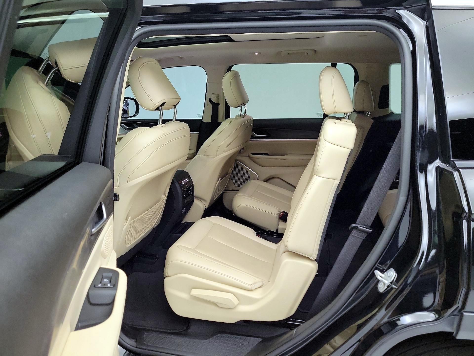 Thumbnail: 2021 Jeep Grand Cherokee L - 20