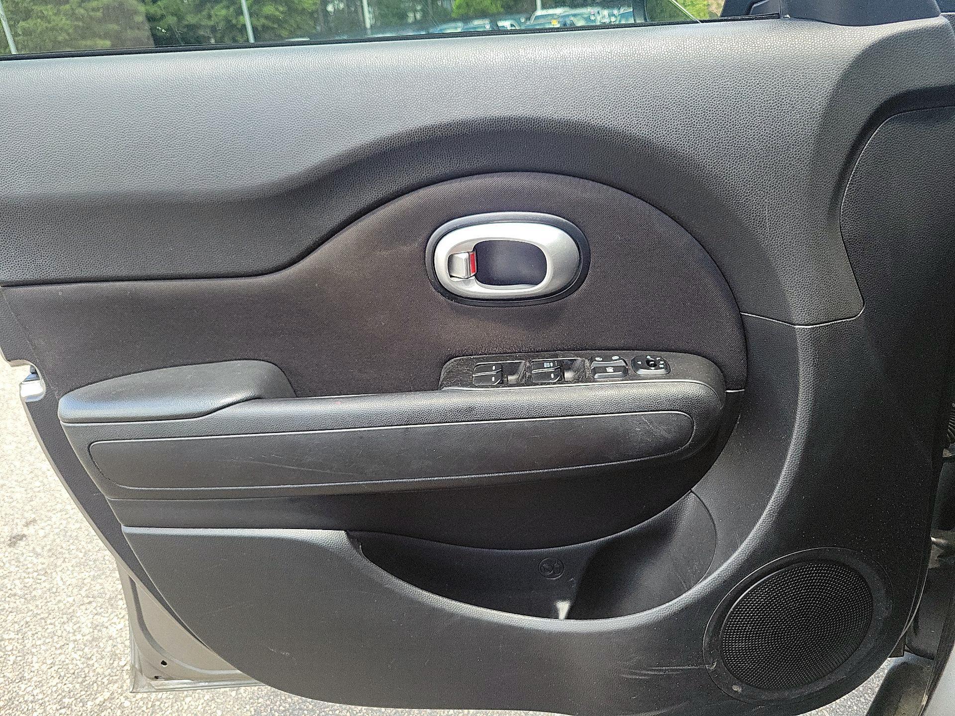 Thumbnail: 2016 Kia Soul - 10