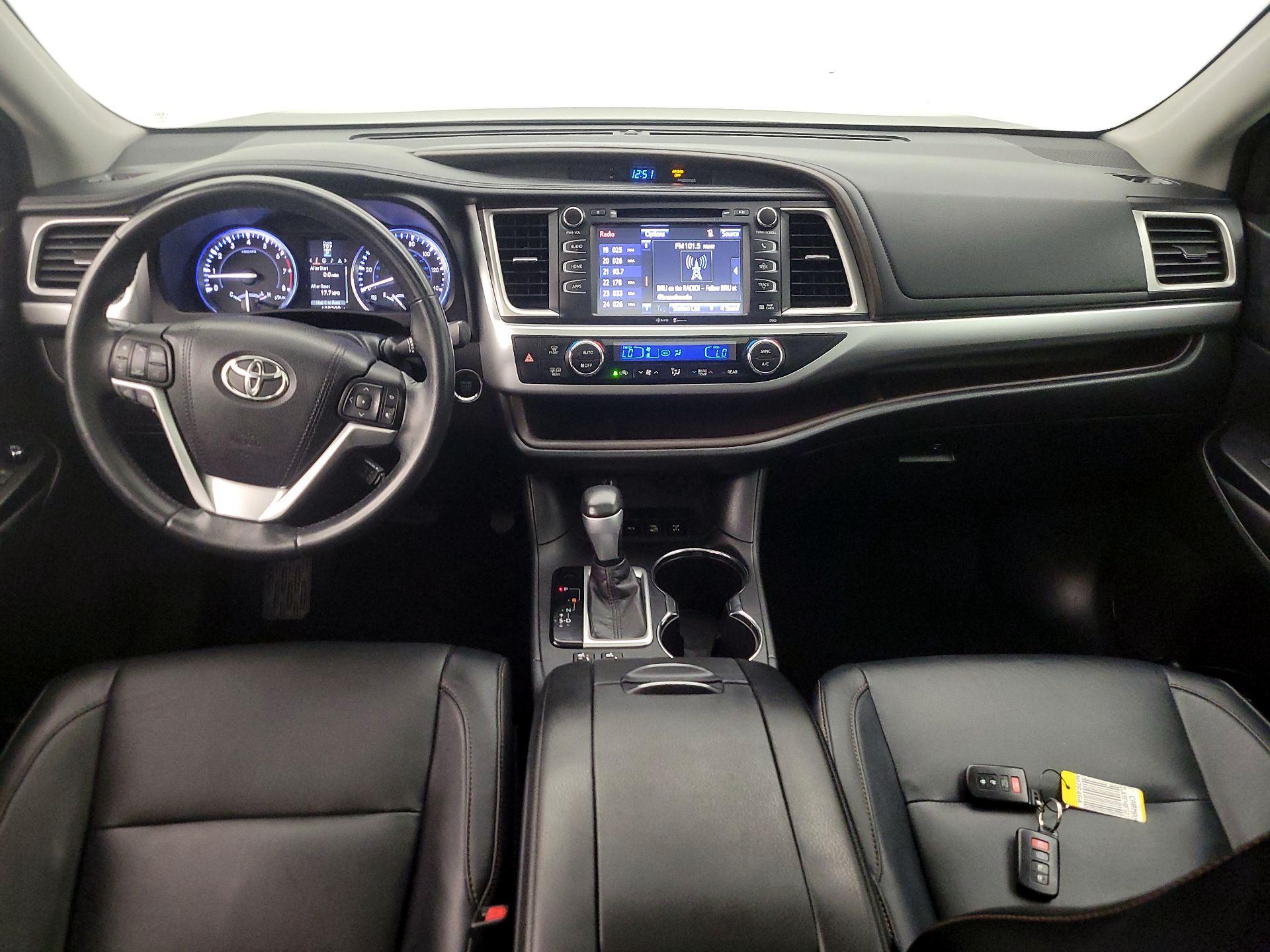 Thumbnail: 2015 Toyota Highlander - 9