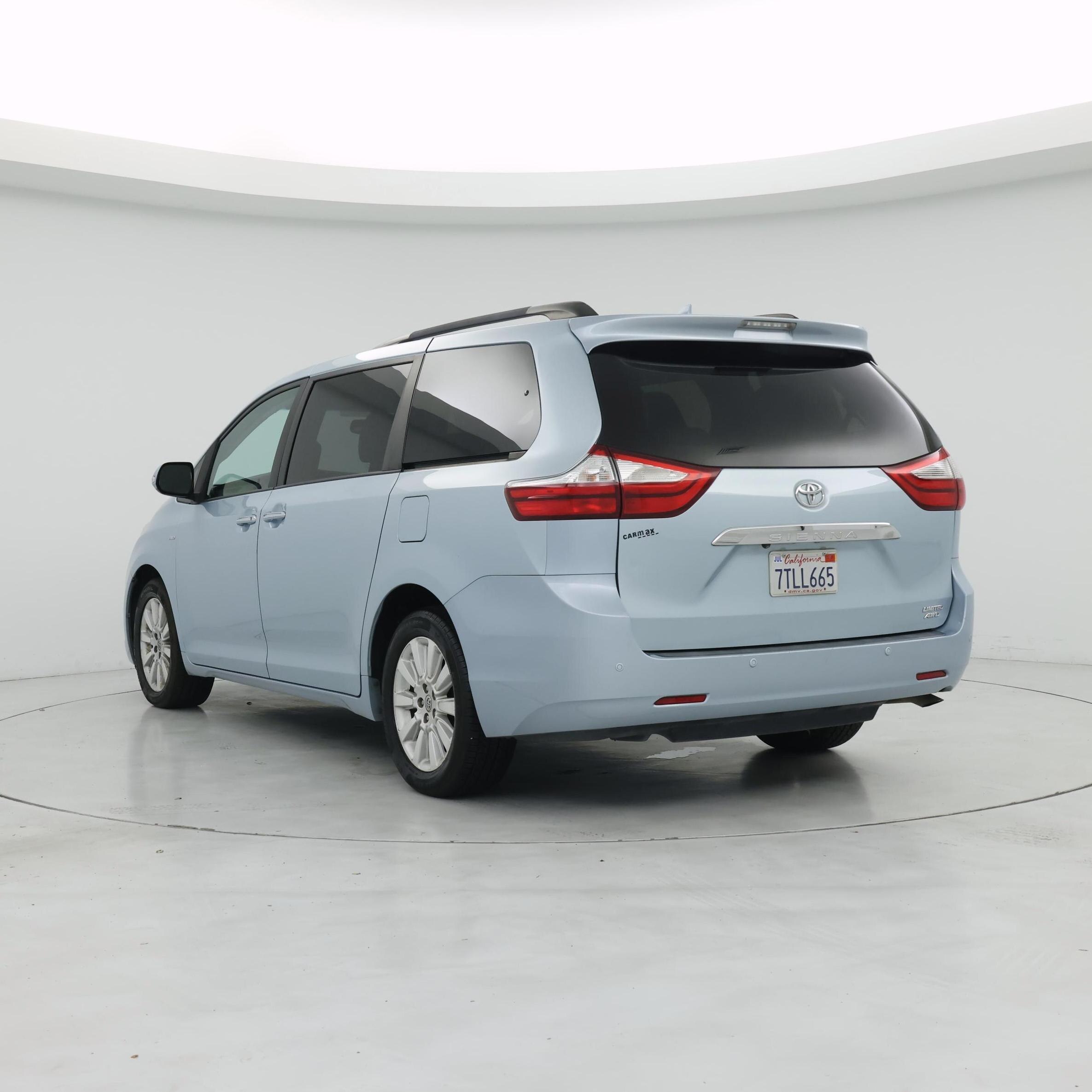 Thumbnail: 2016 Toyota Sienna - 2