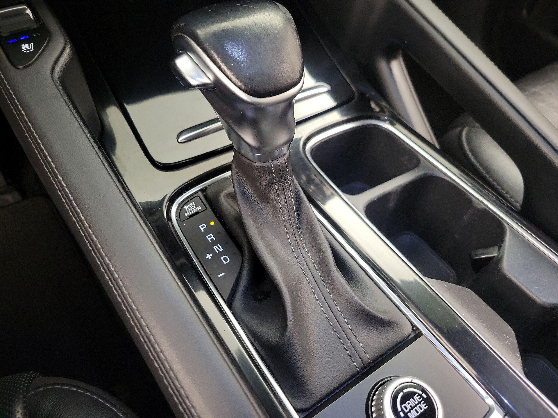Thumbnail: 2020 Kia Telluride - 18
