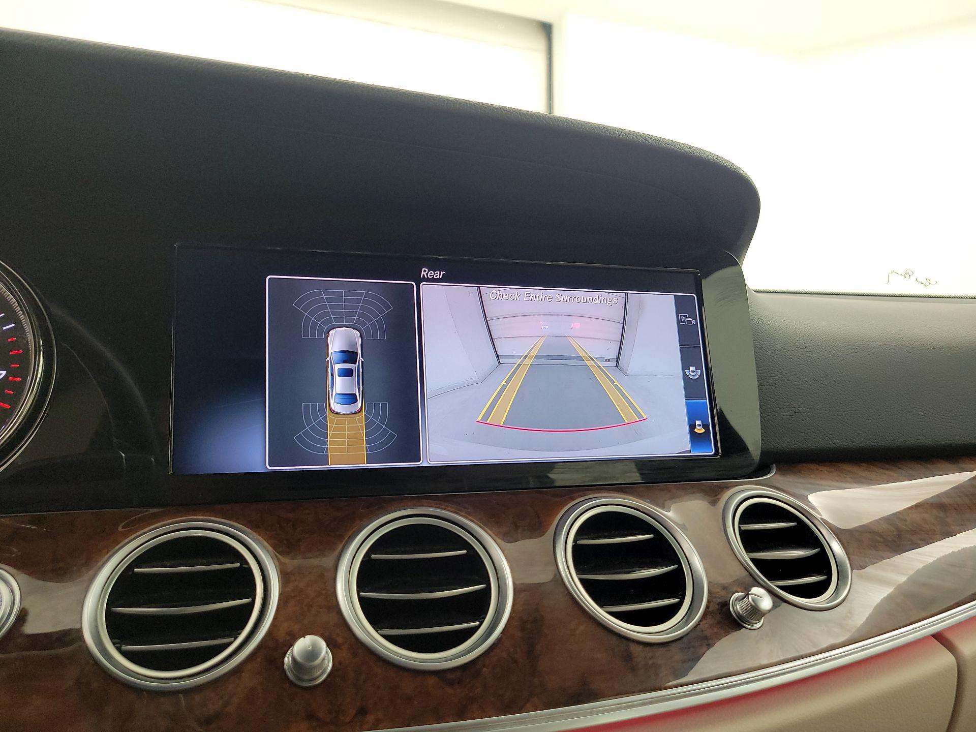 Thumbnail: 2018 Mercedes-Benz E-Class - 15