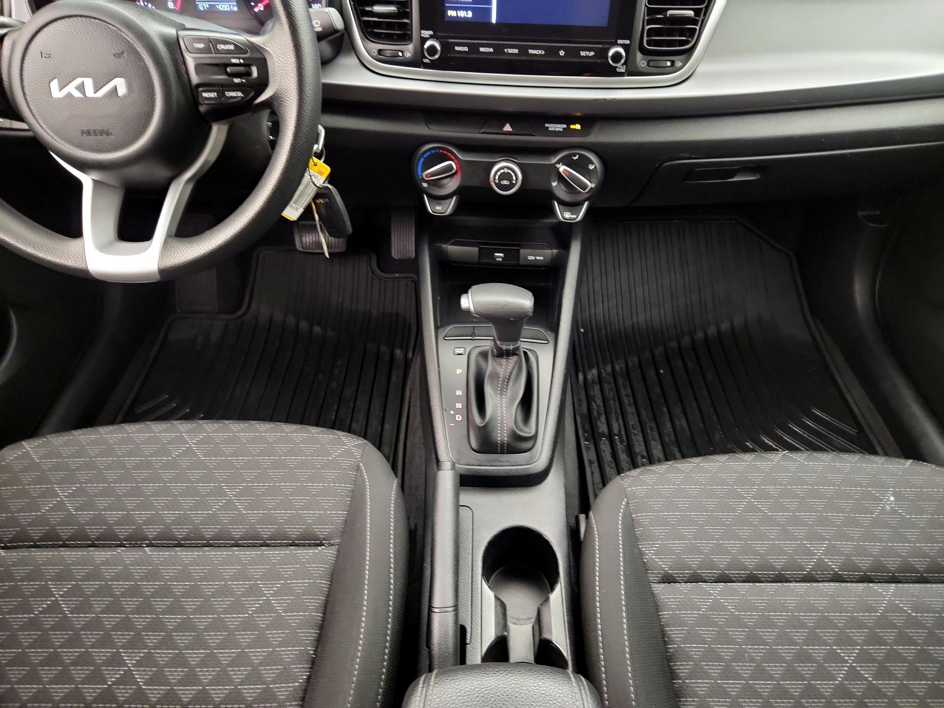 Thumbnail: 2022 Kia Rio - 17