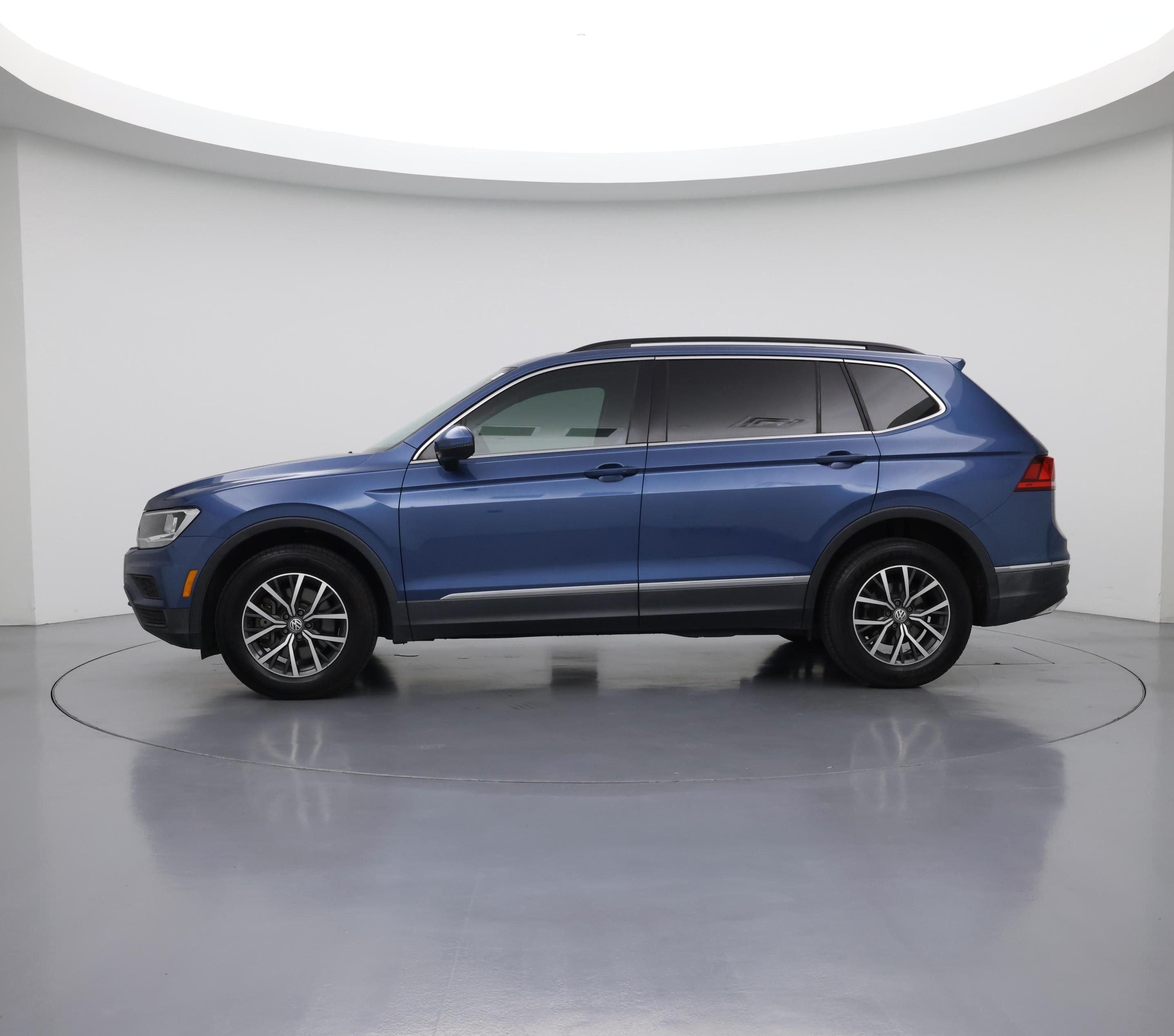 Thumbnail: 2018 Volkswagen Tiguan - 3