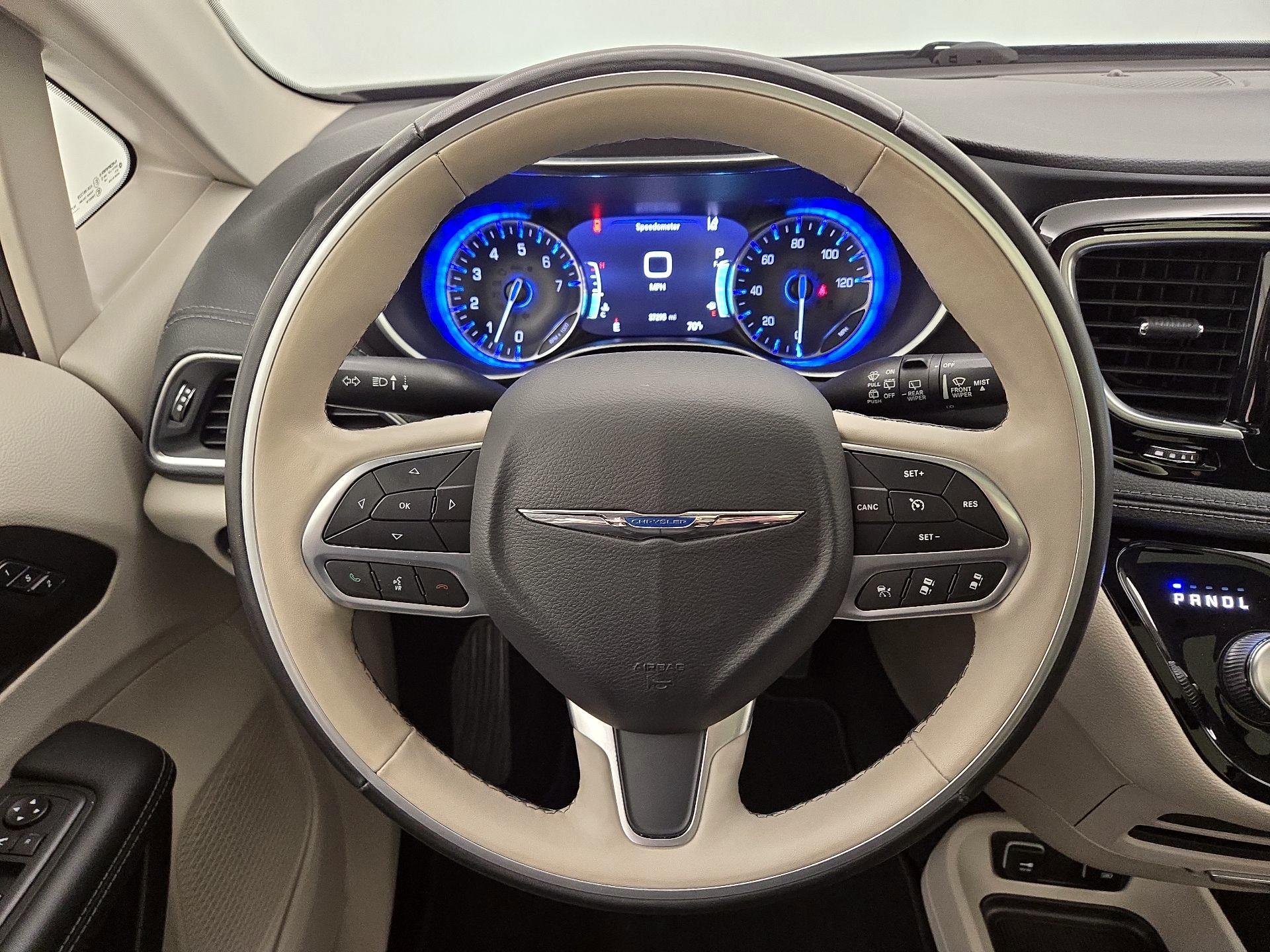 Thumbnail: 2020 Chrysler Pacifica - 10