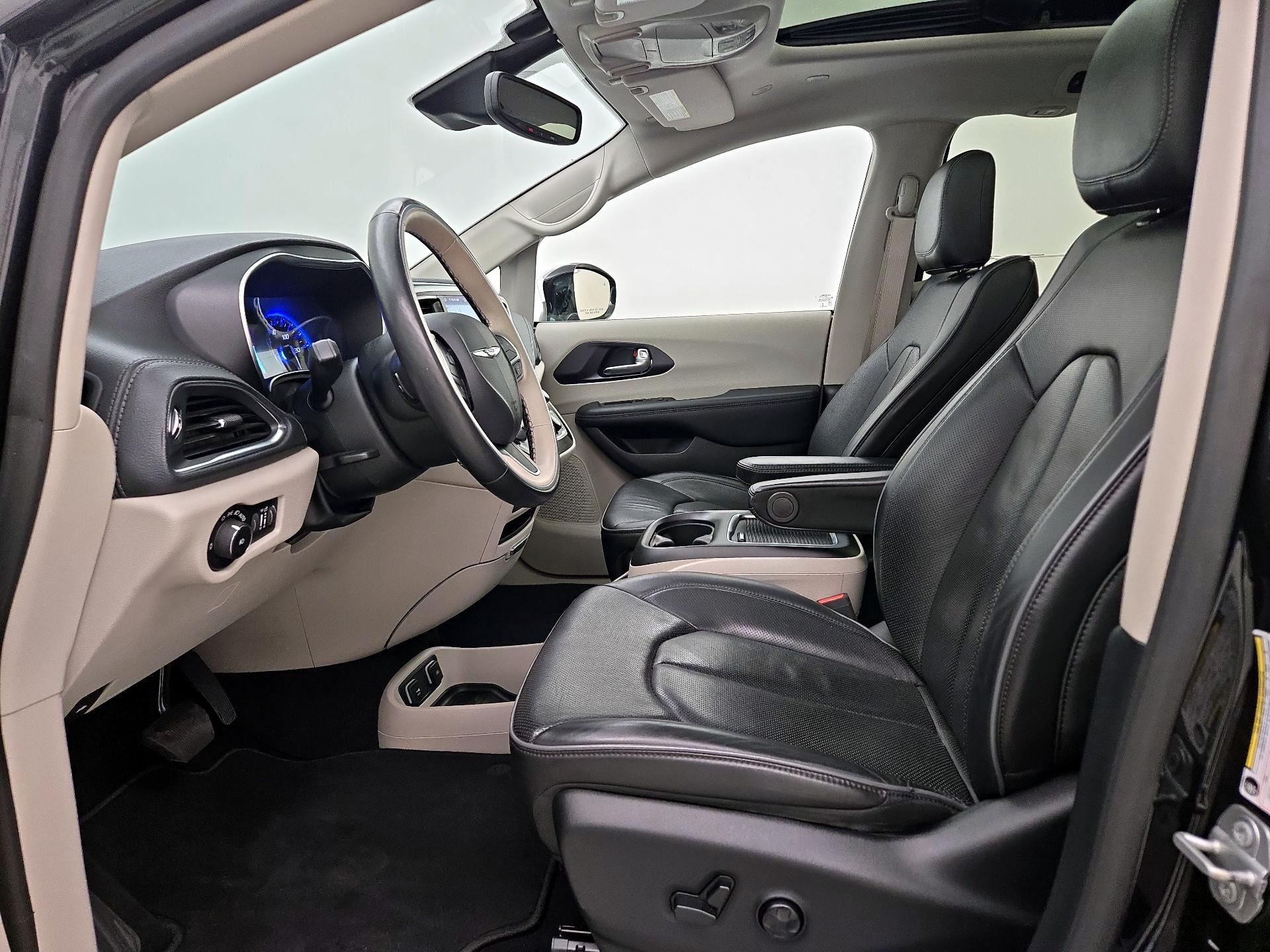 Thumbnail: 2020 Chrysler Pacifica - 11