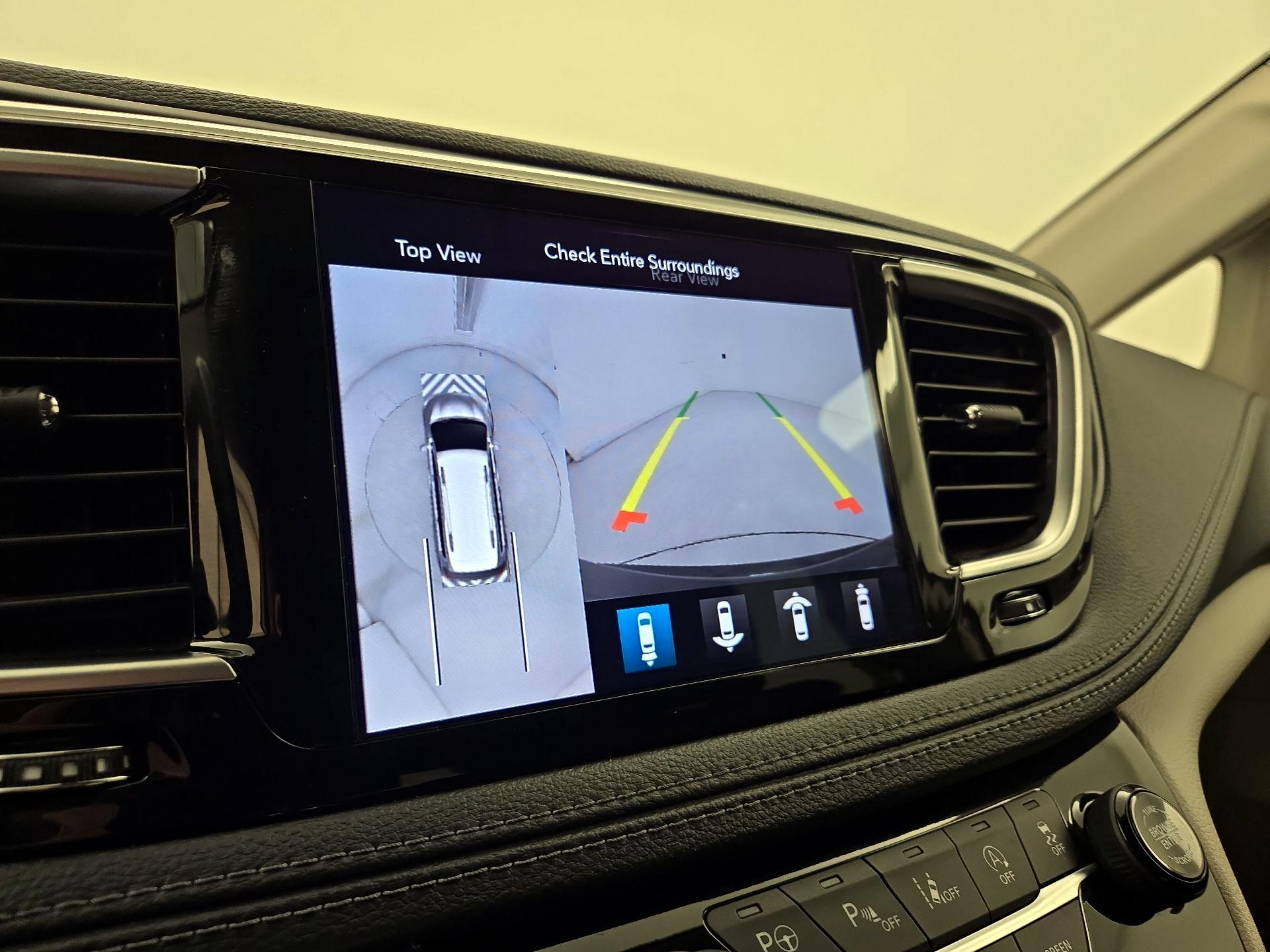 Thumbnail: 2020 Chrysler Pacifica - 15