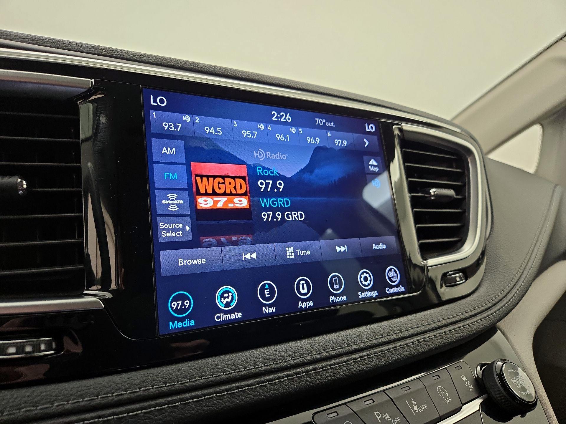 Thumbnail: 2020 Chrysler Pacifica - 16