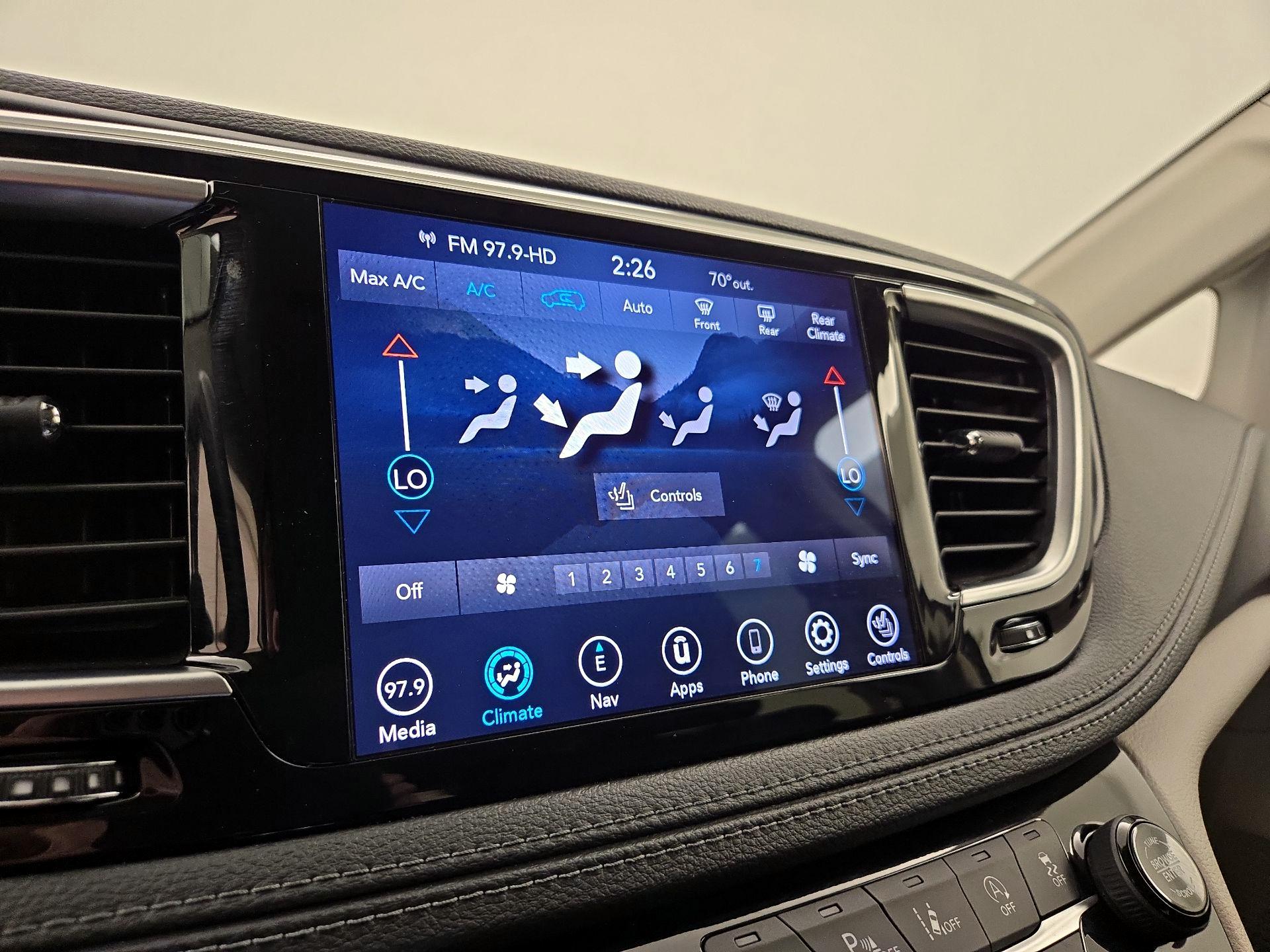 Thumbnail: 2020 Chrysler Pacifica - 17