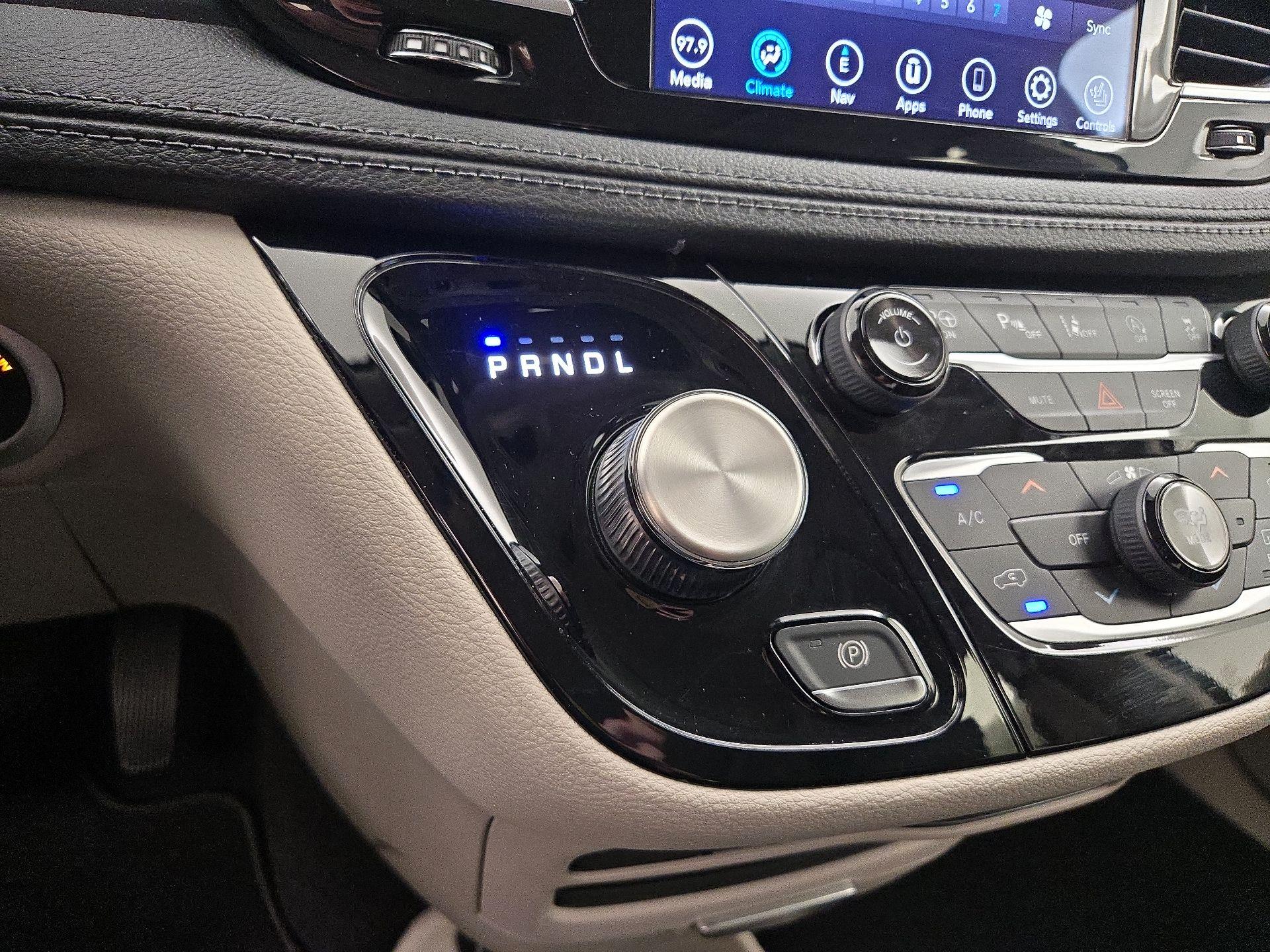 Thumbnail: 2020 Chrysler Pacifica - 18