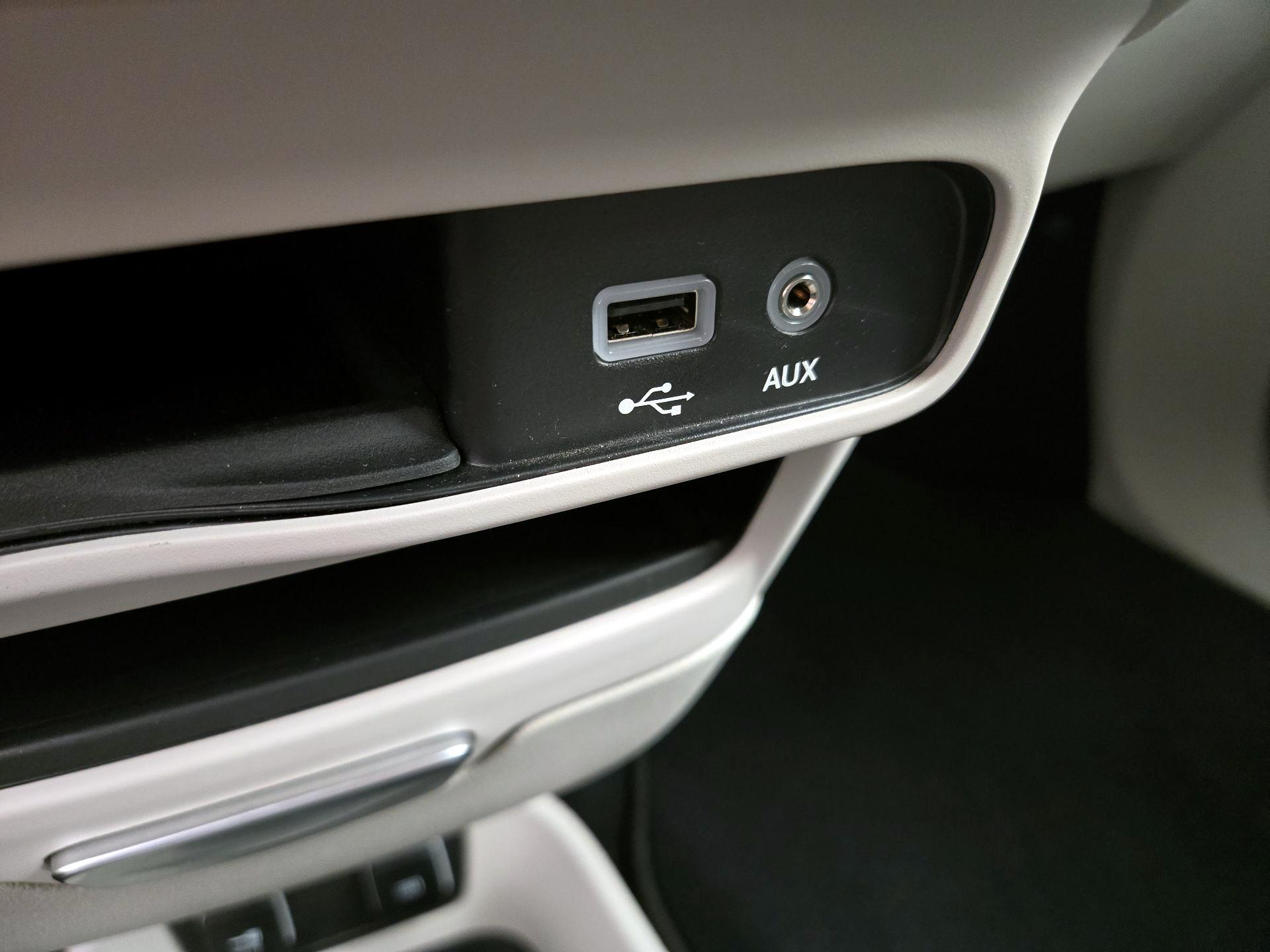 Thumbnail: 2020 Chrysler Pacifica - 19