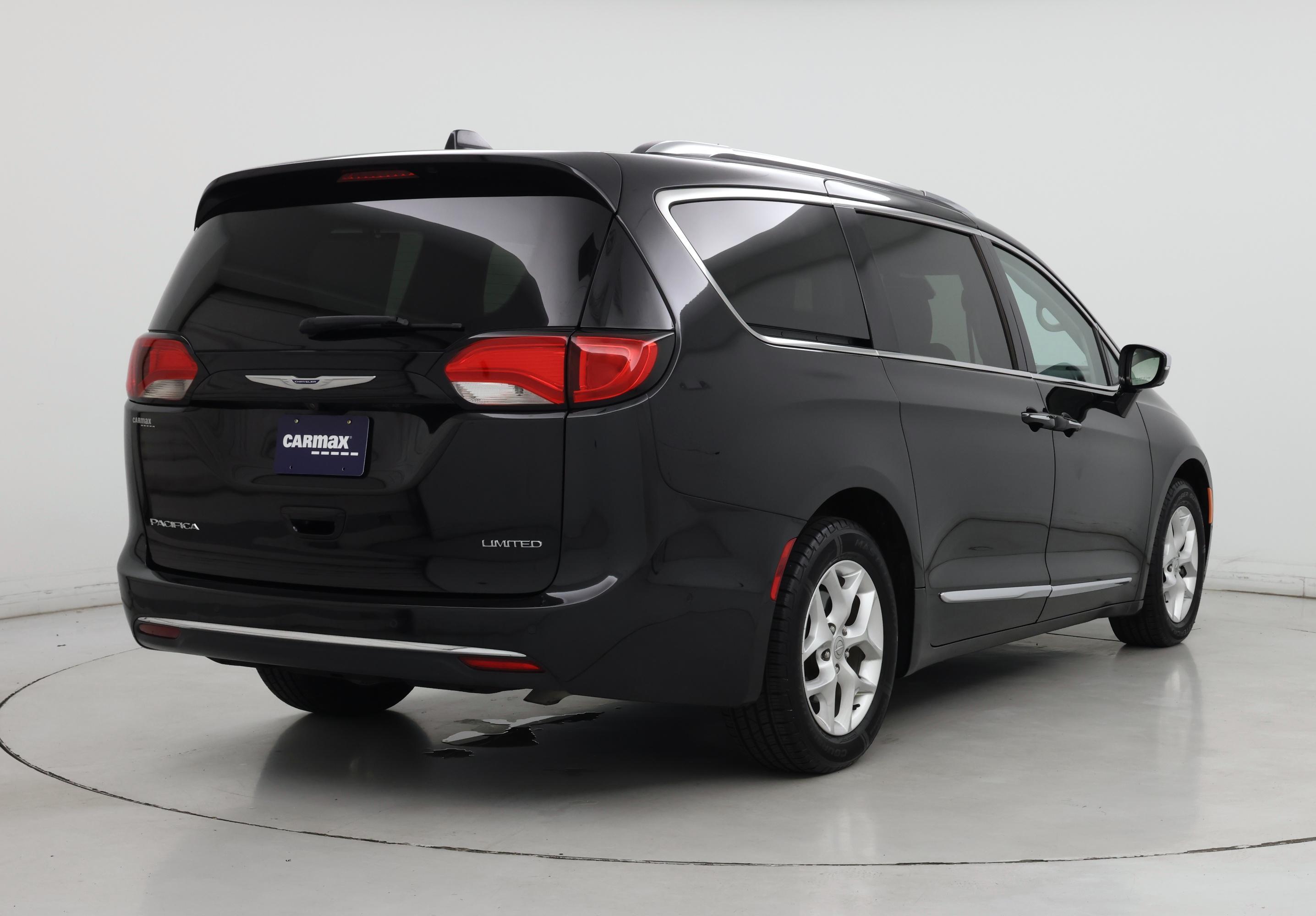 Thumbnail: 2020 Chrysler Pacifica - 8