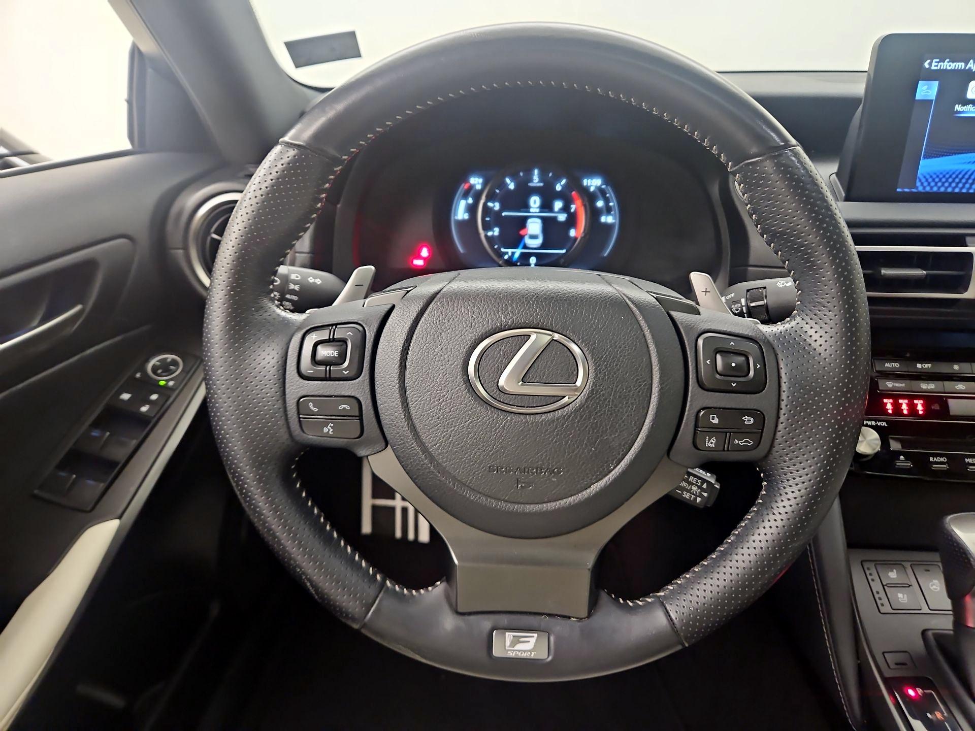 Thumbnail: 2022 Lexus IS - 10