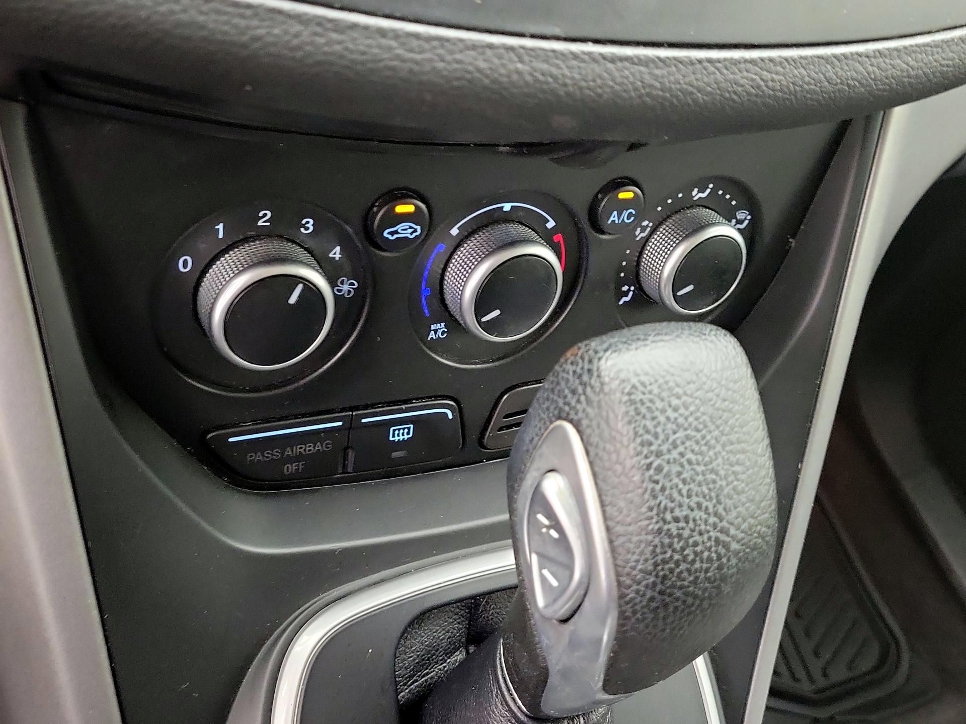Thumbnail: 2014 Ford Escape - 16