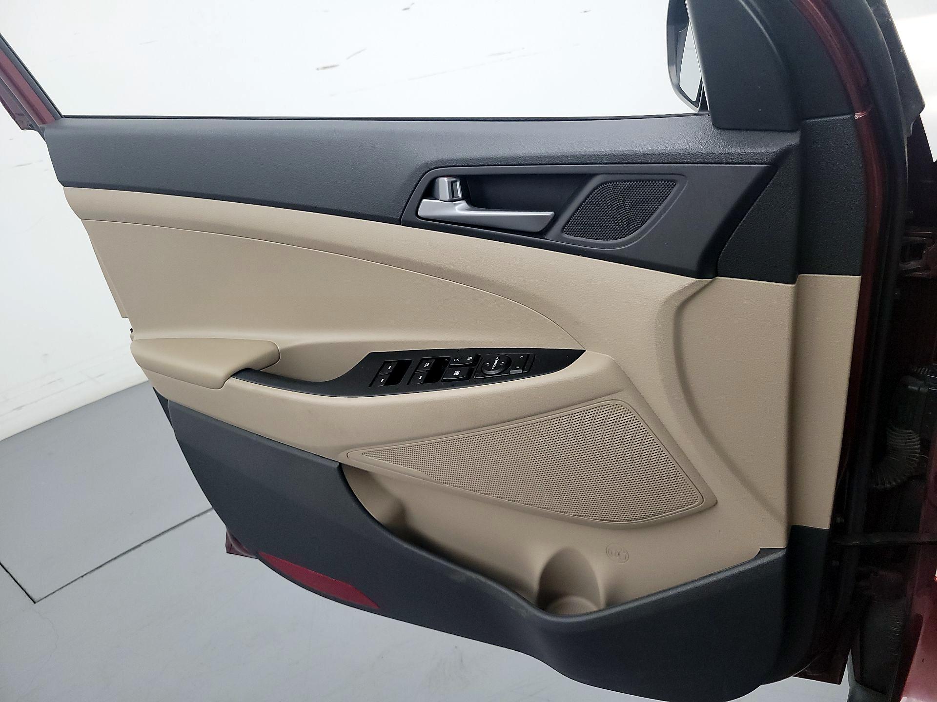 Thumbnail: 2017 Hyundai Tucson - 12