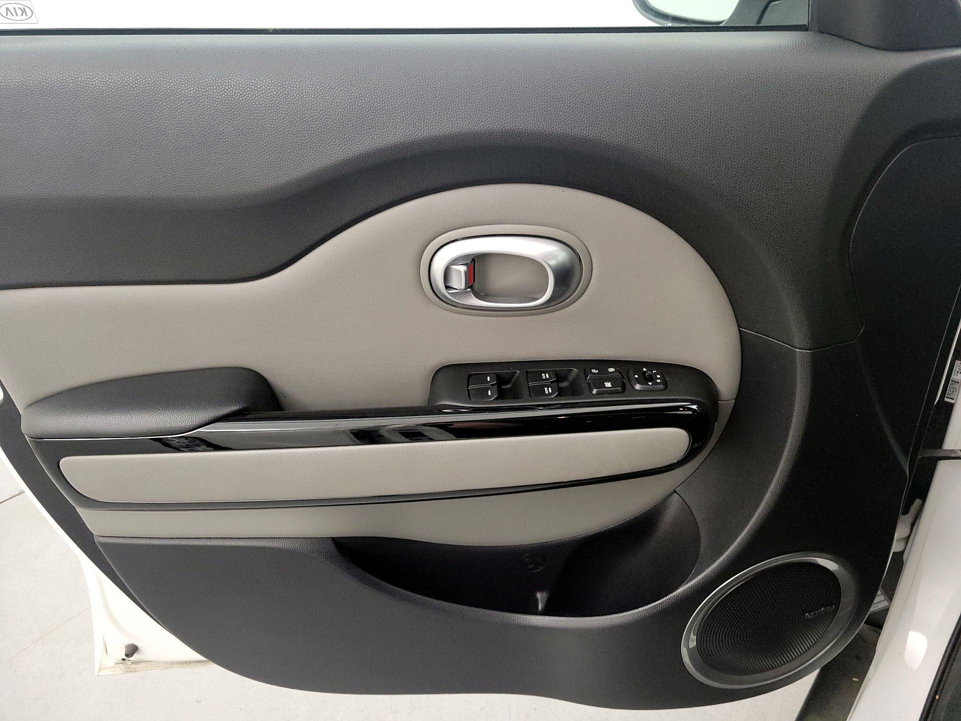 Thumbnail: 2016 Kia Soul - 12