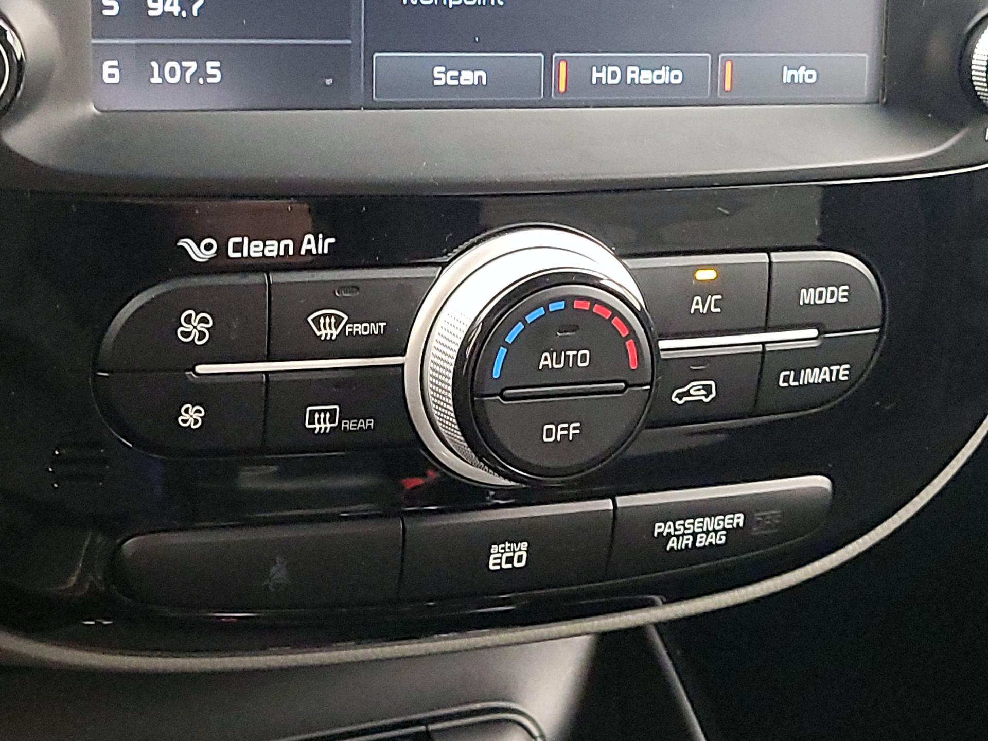 Thumbnail: 2016 Kia Soul - 17